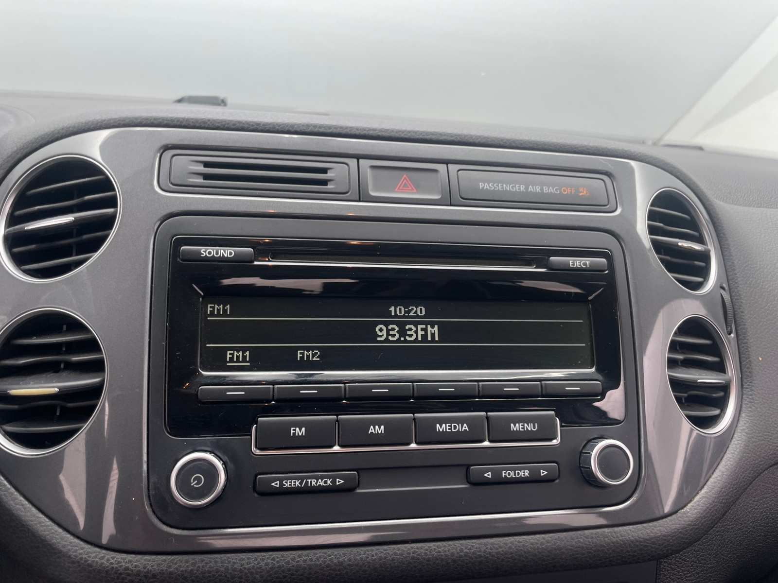 Thumbnail: 2014 Volkswagen Tiguan - 4