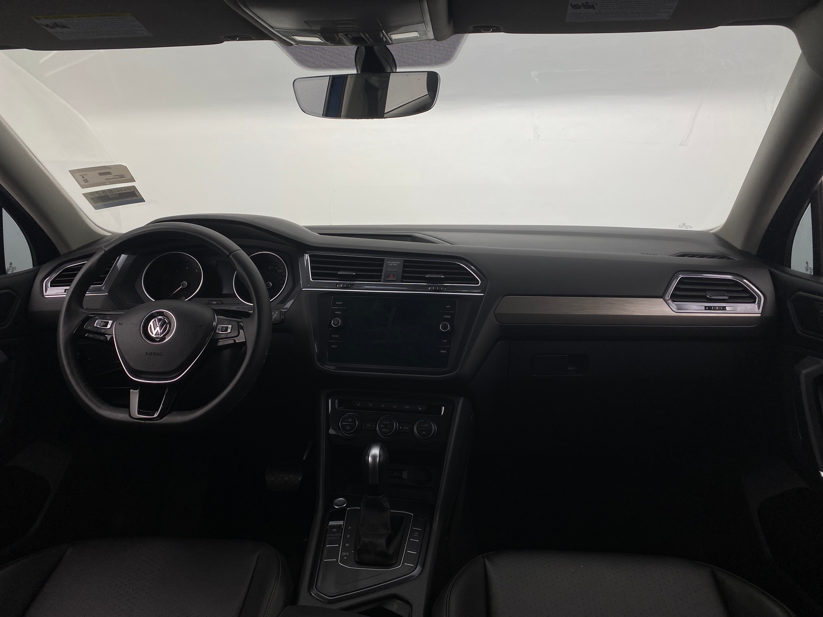 Thumbnail: 2020 Volkswagen Tiguan - 2