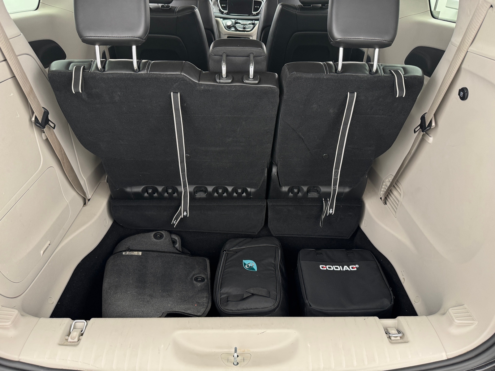 Thumbnail: 2024 Chrysler Pacifica - 6