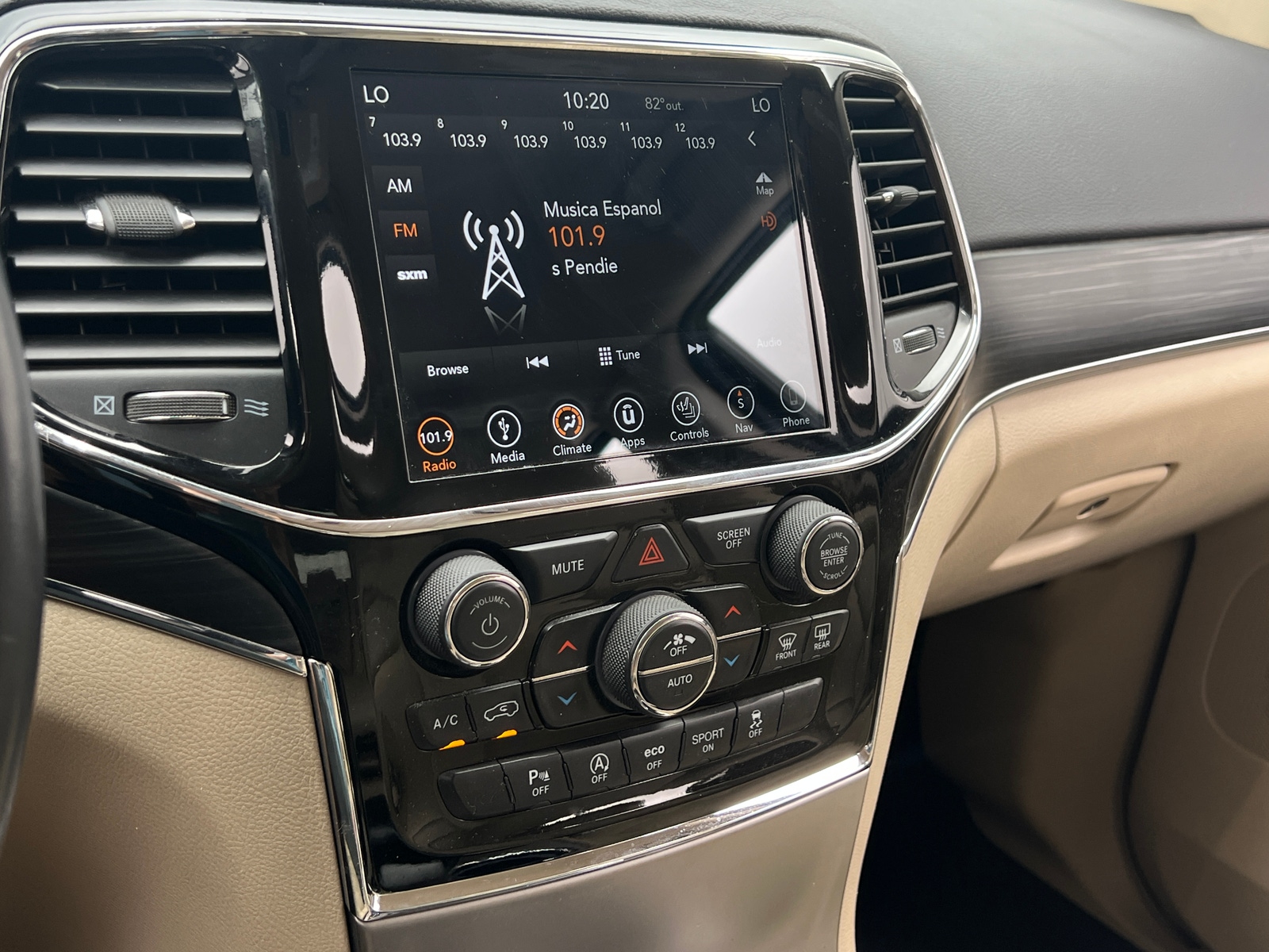 Thumbnail: 2019 Jeep Grand Cherokee - 3