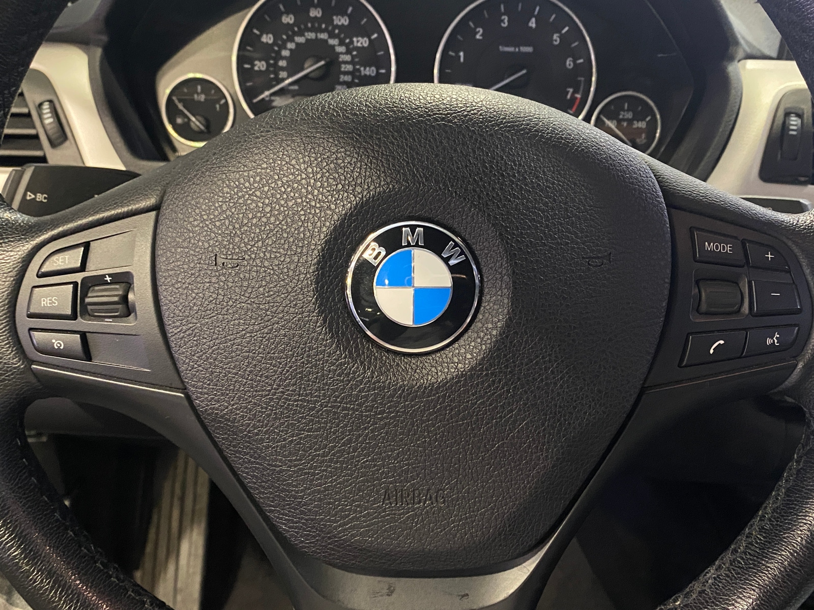 Thumbnail: 2018 BMW 3 Series - 4