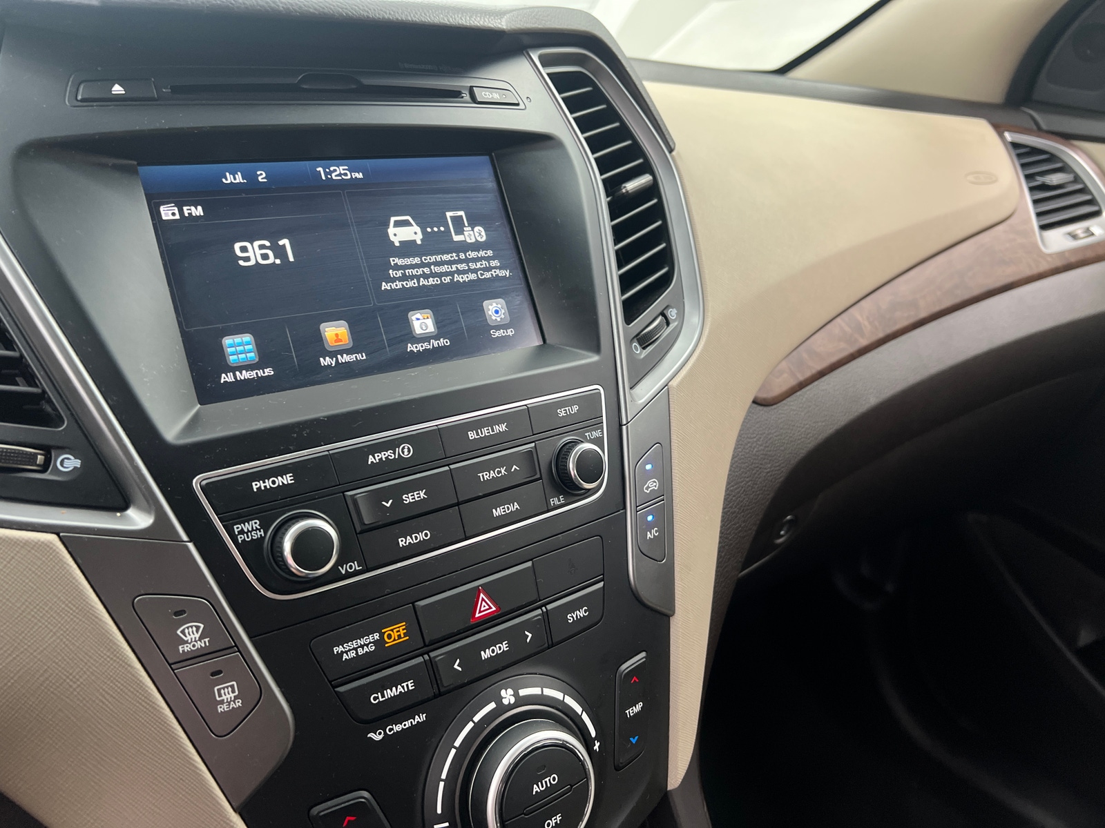 Thumbnail: 2018 Hyundai Santa Fe - 3