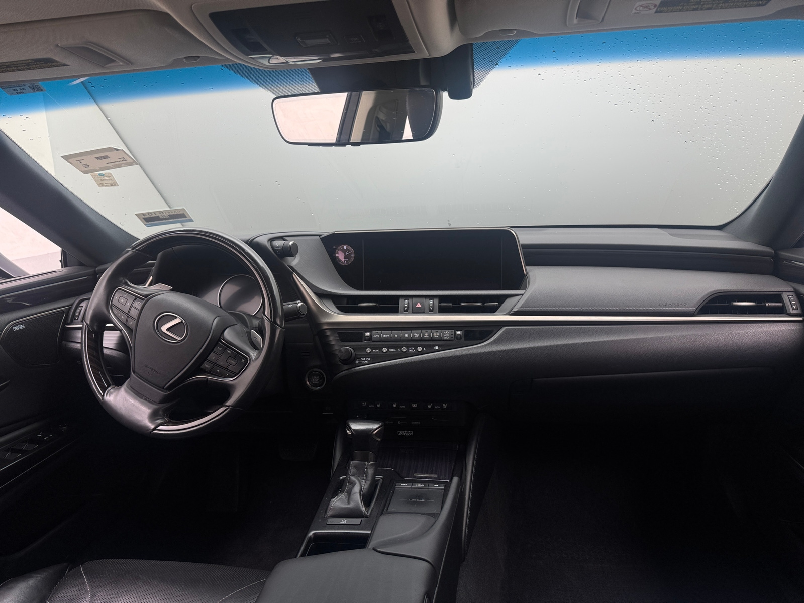 Thumbnail: 2019 Lexus ES - 3