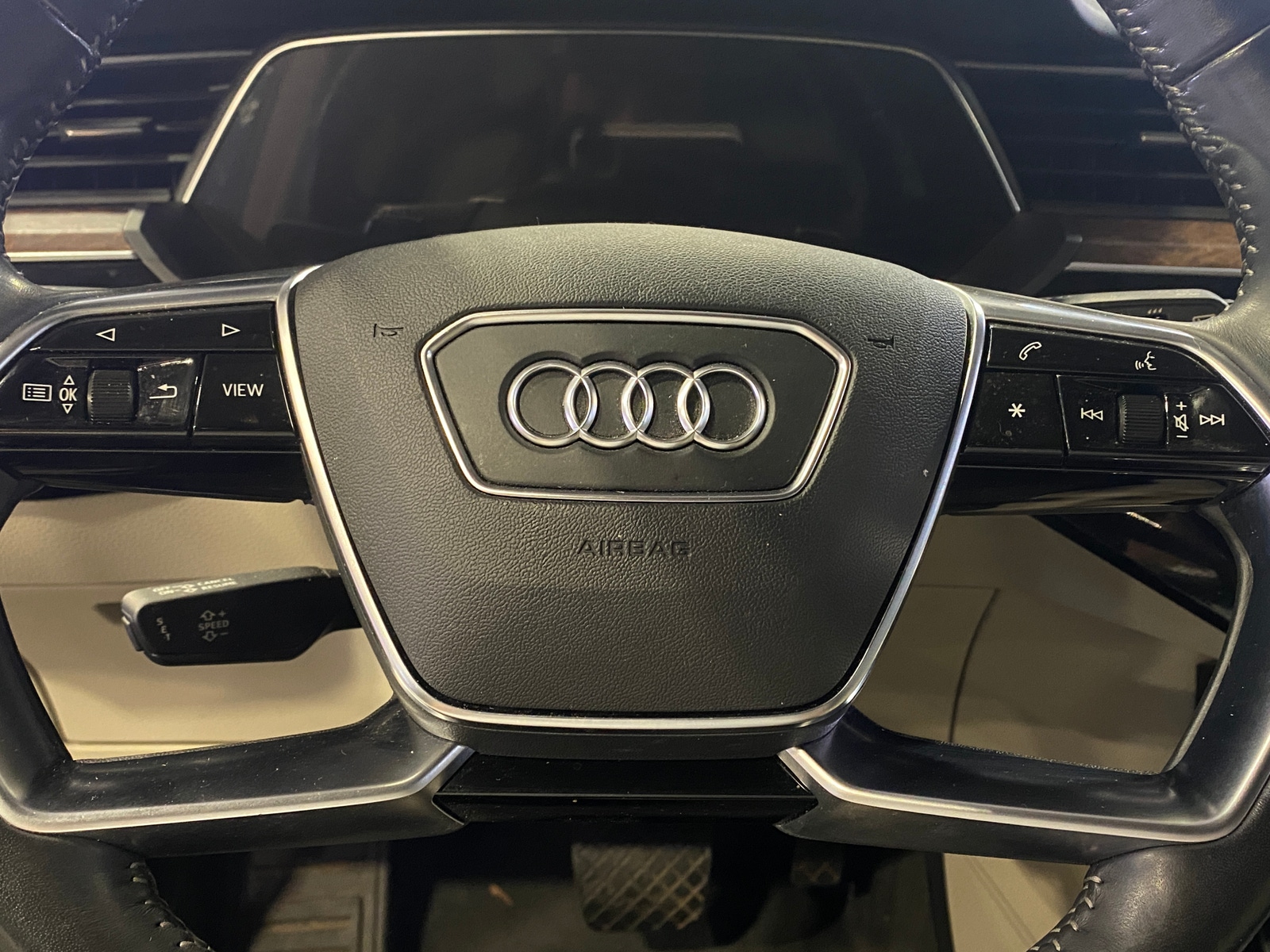 Thumbnail: 2019 Audi e-tron - 4