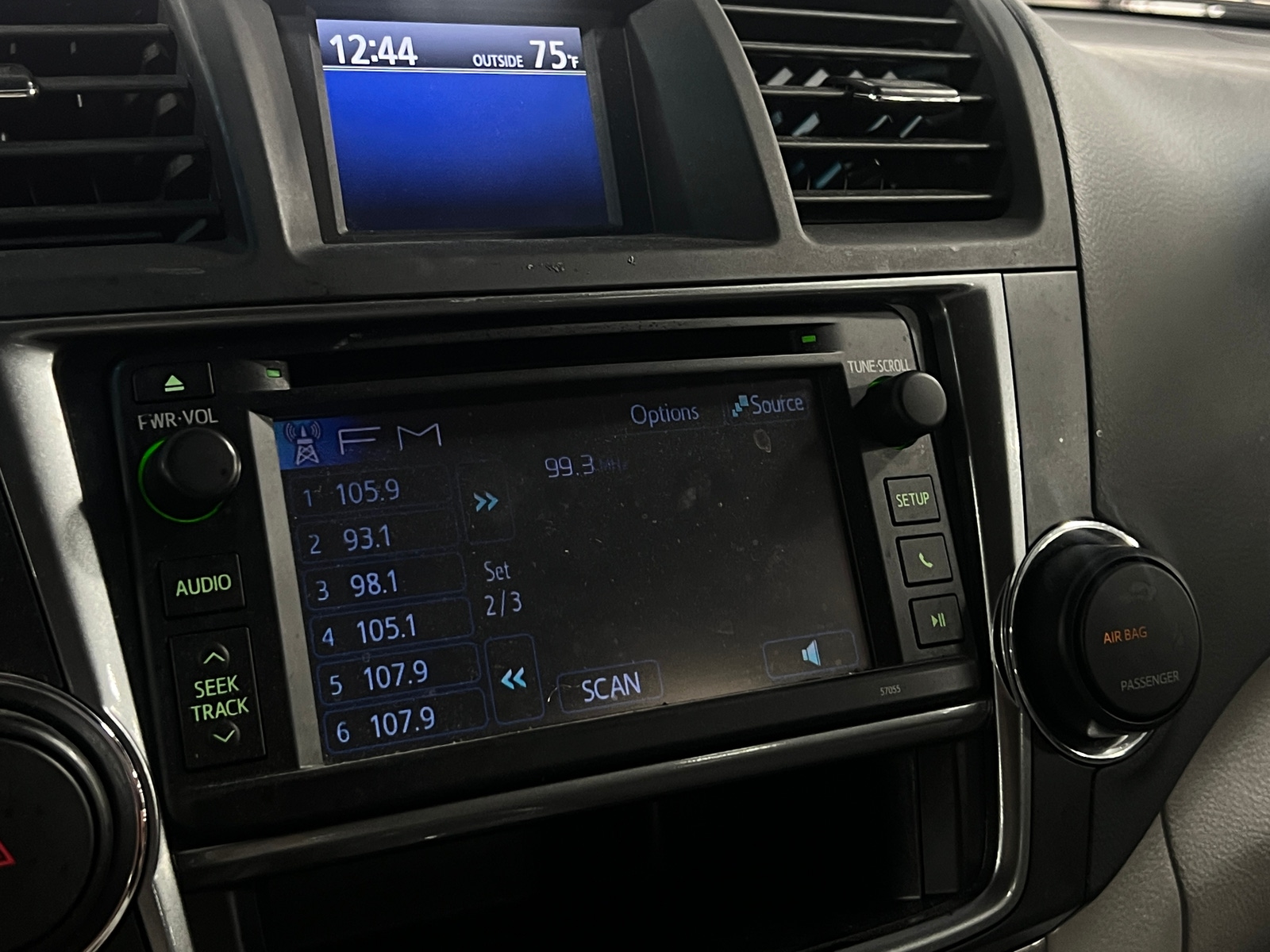 Thumbnail: 2013 Toyota Highlander - 4