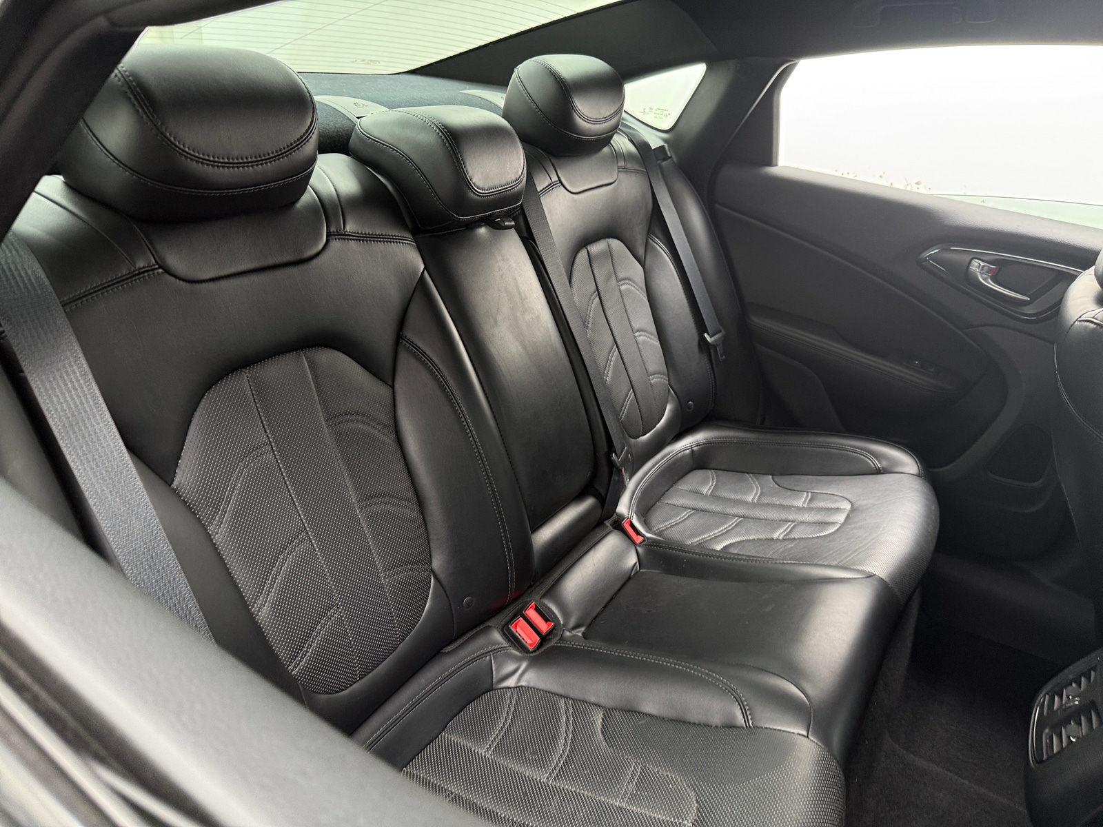 Thumbnail: 2016 Chrysler 200 - 5