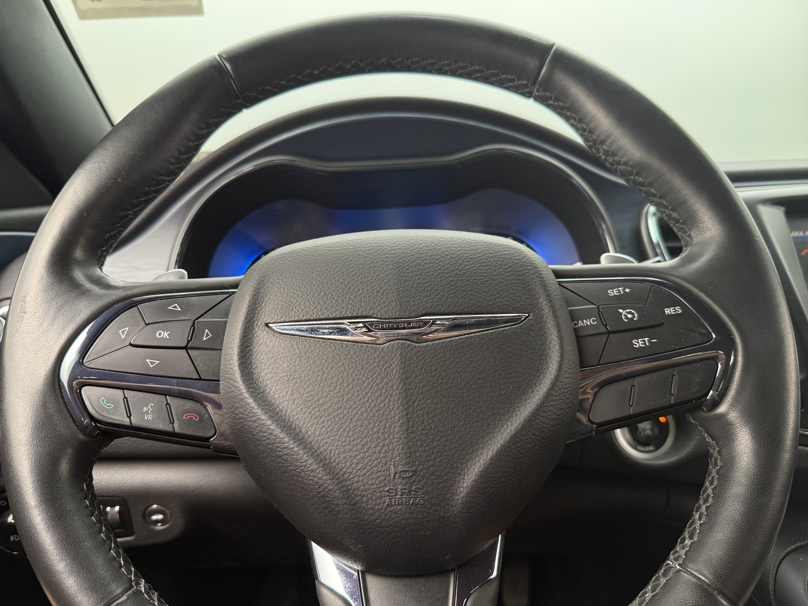 Thumbnail: 2016 Chrysler 200 - 4