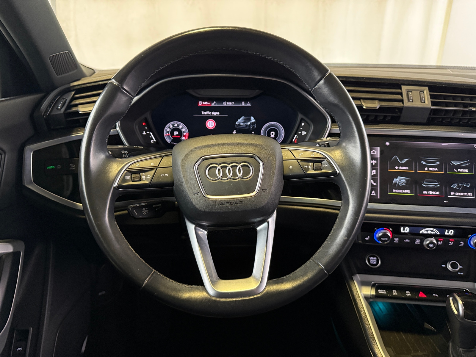 Thumbnail: 2021 Audi Q3 - 4