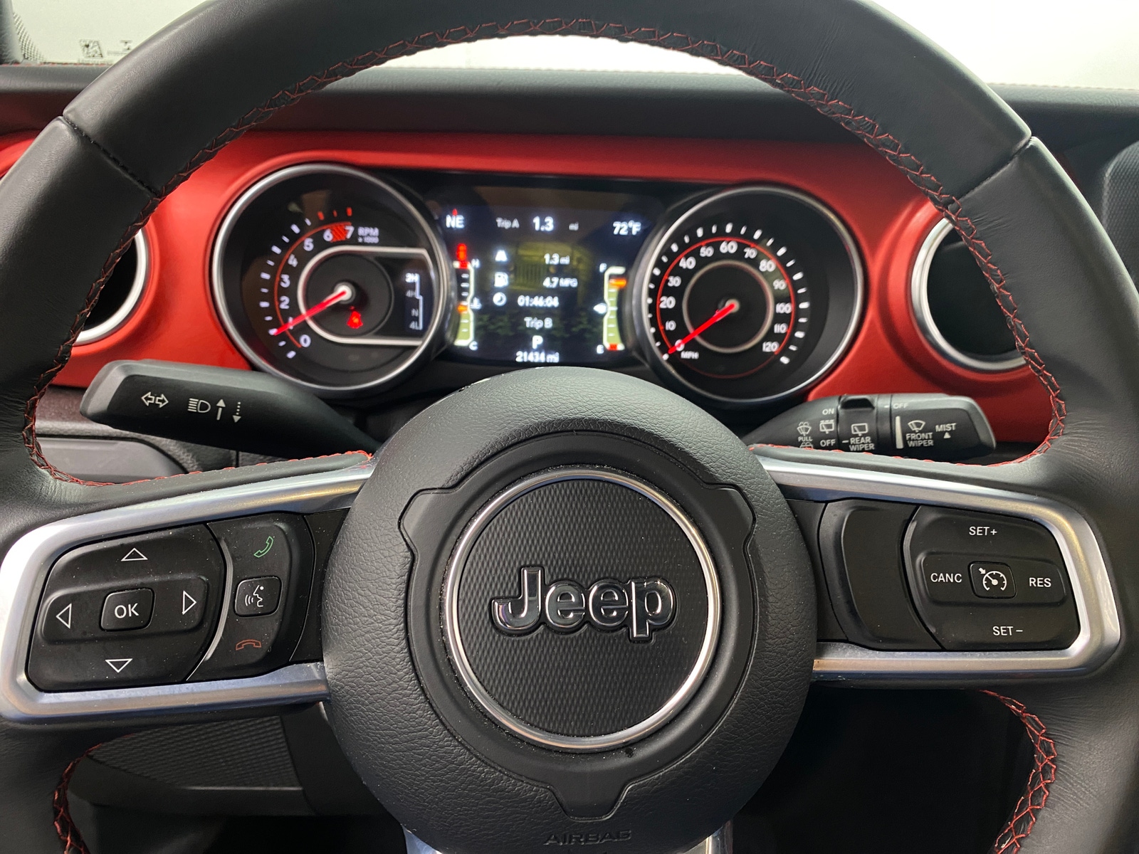 Thumbnail: 2019 Jeep Wrangler - 4