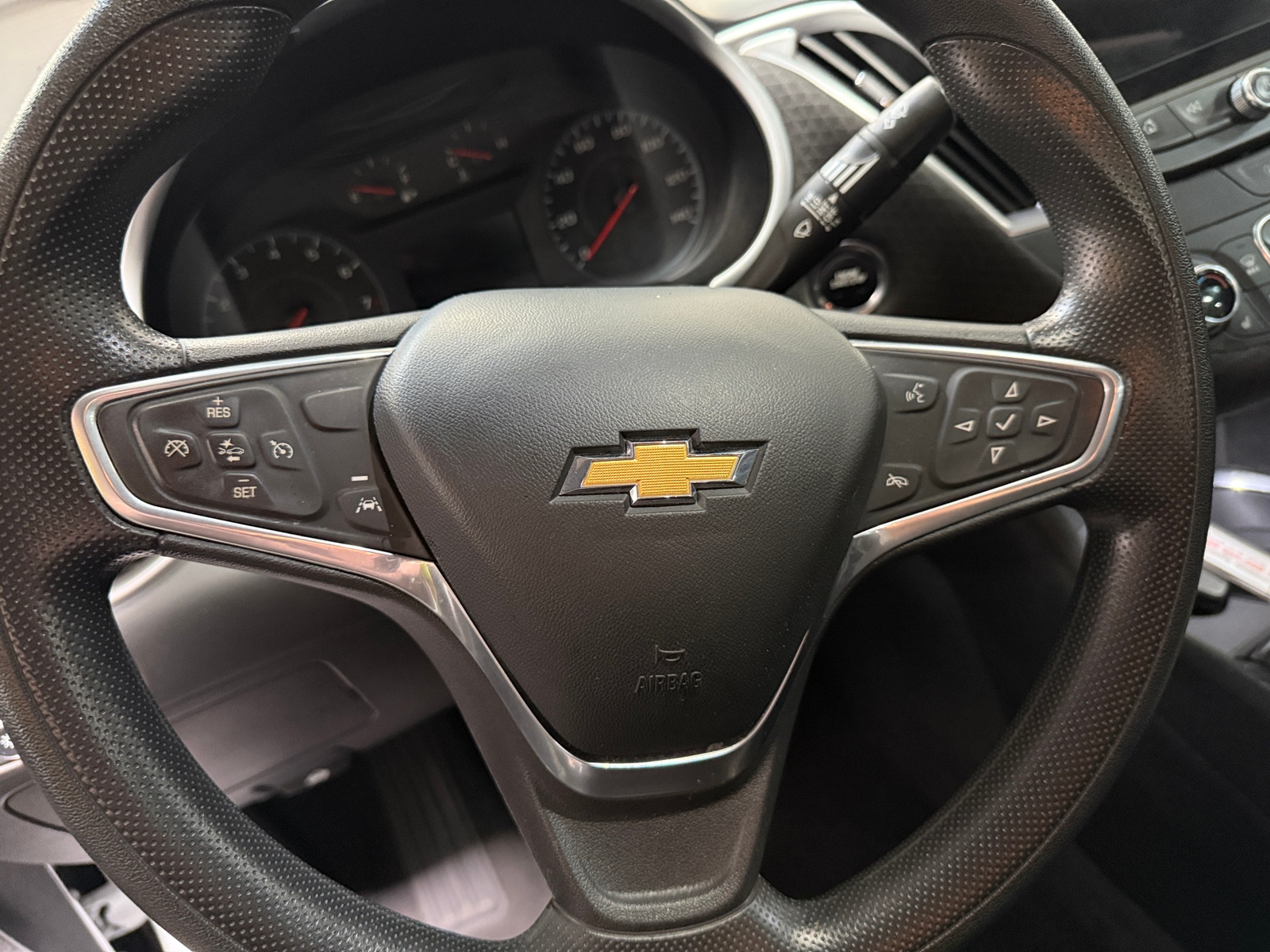 Thumbnail: 2023 Chevrolet Malibu - 5