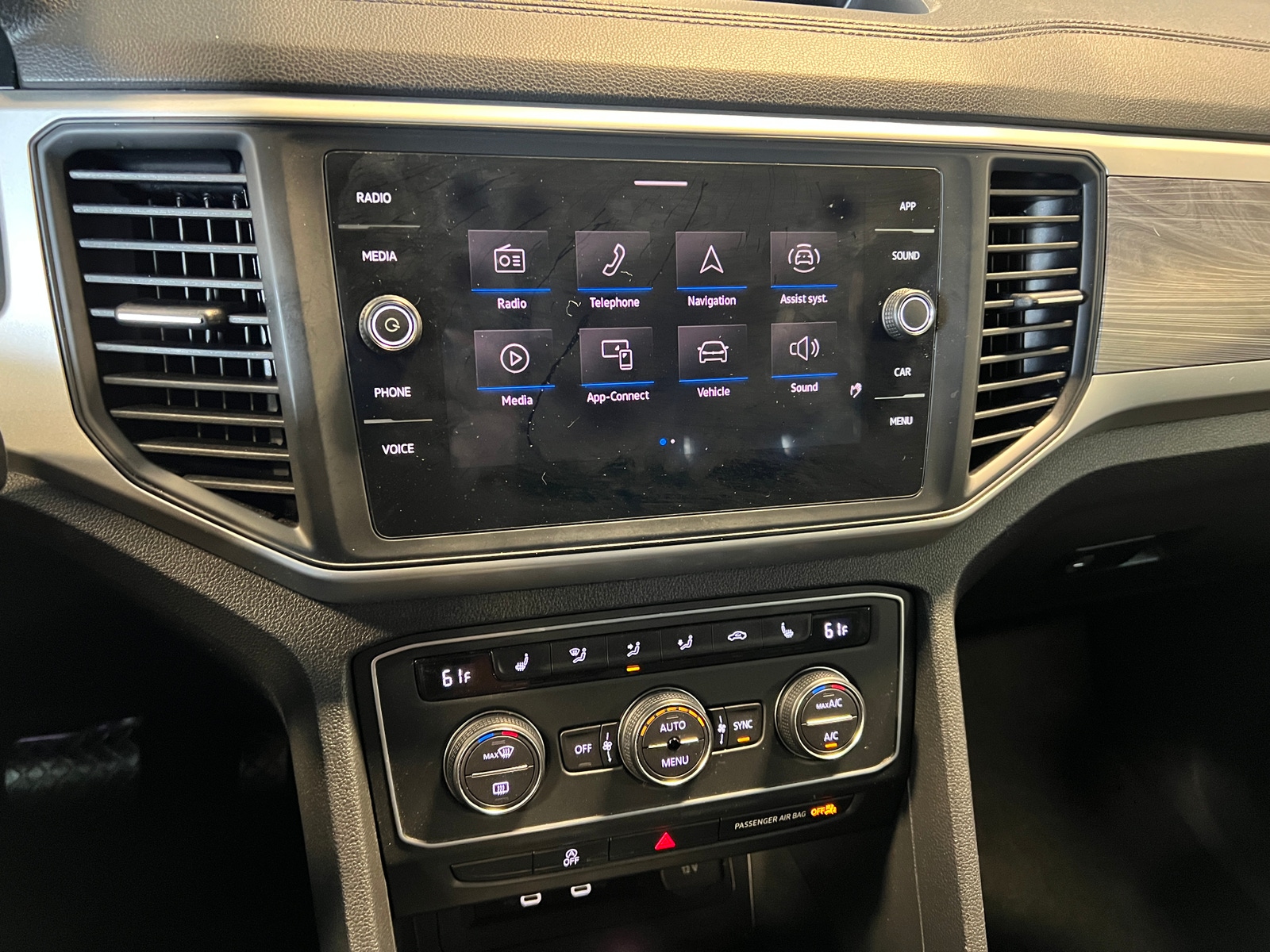 Thumbnail: 2021 Volkswagen Atlas - 4