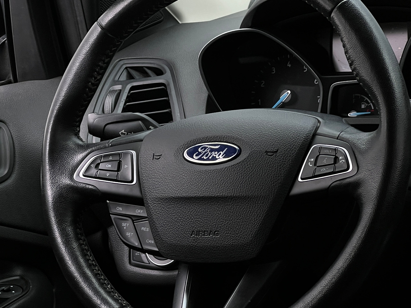 Thumbnail: 2019 Ford Escape - 5