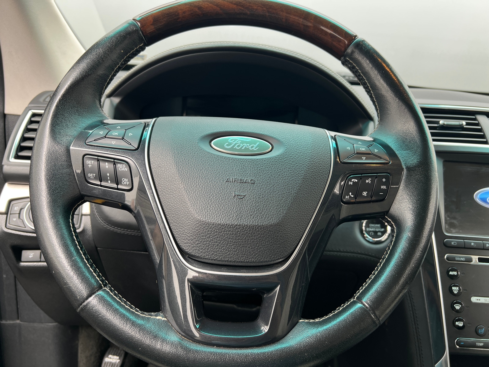 Thumbnail: 2017 Ford Explorer - 4