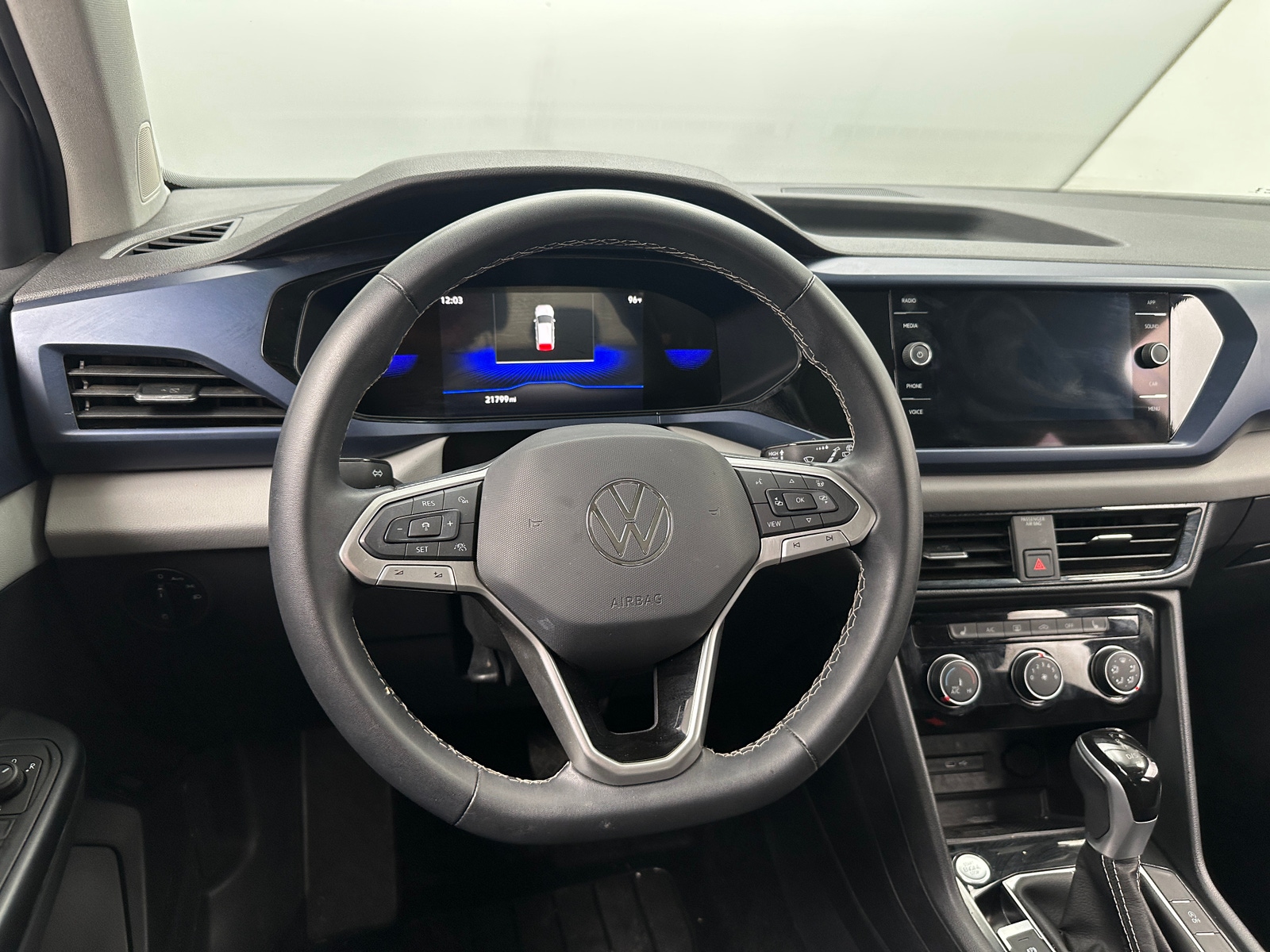 Thumbnail: 2023 Volkswagen Taos - 4