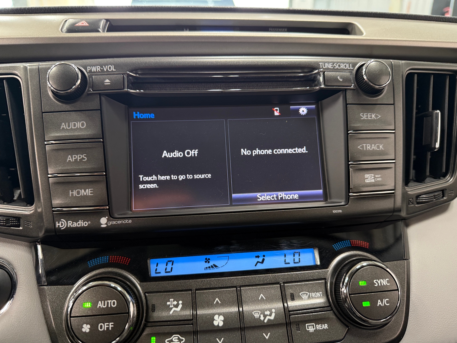 Thumbnail: 2014 Toyota RAV4 - 3