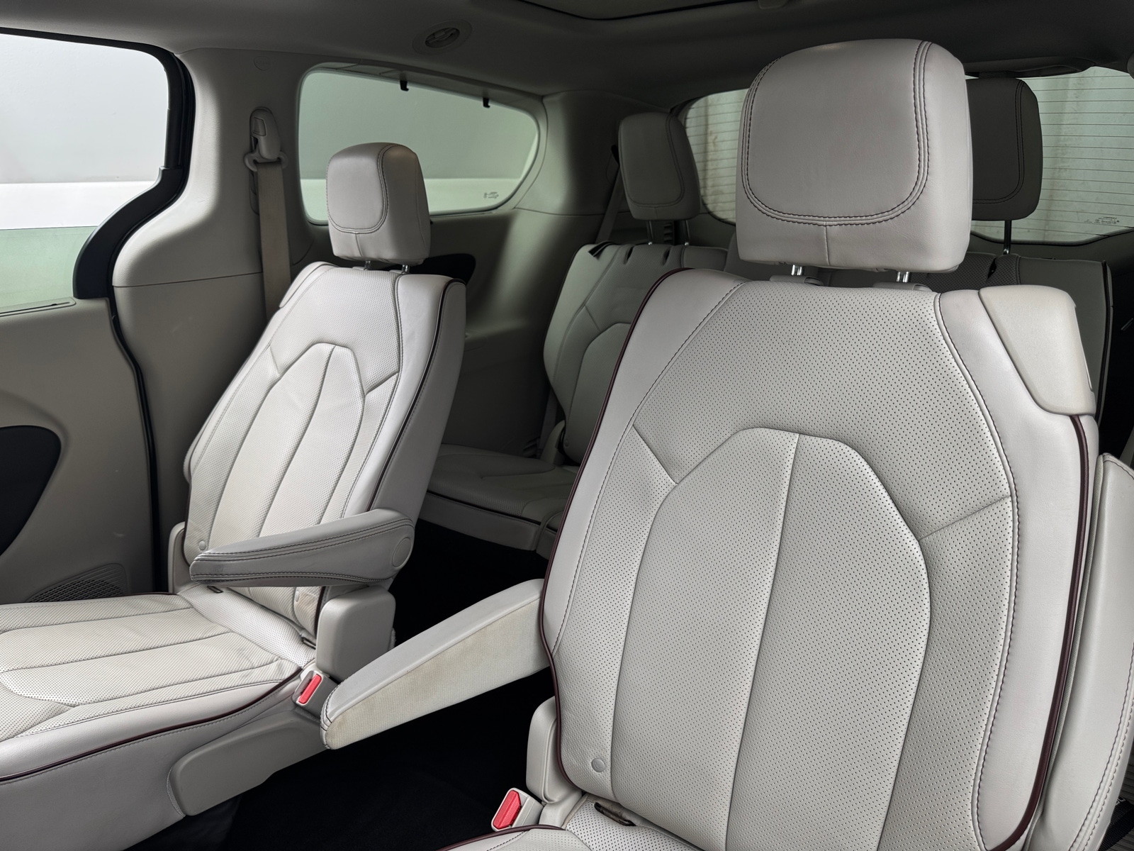 Thumbnail: 2017 Chrysler Pacifica - 5