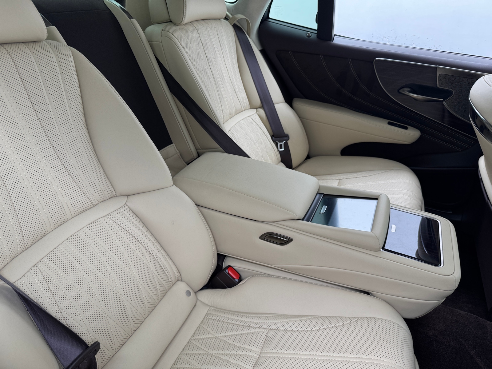 Thumbnail: 2018 Lexus LS - 6