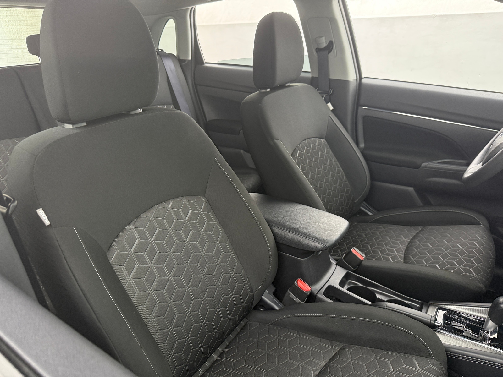 Thumbnail: 2024 Mitsubishi Outlander Sport - 2