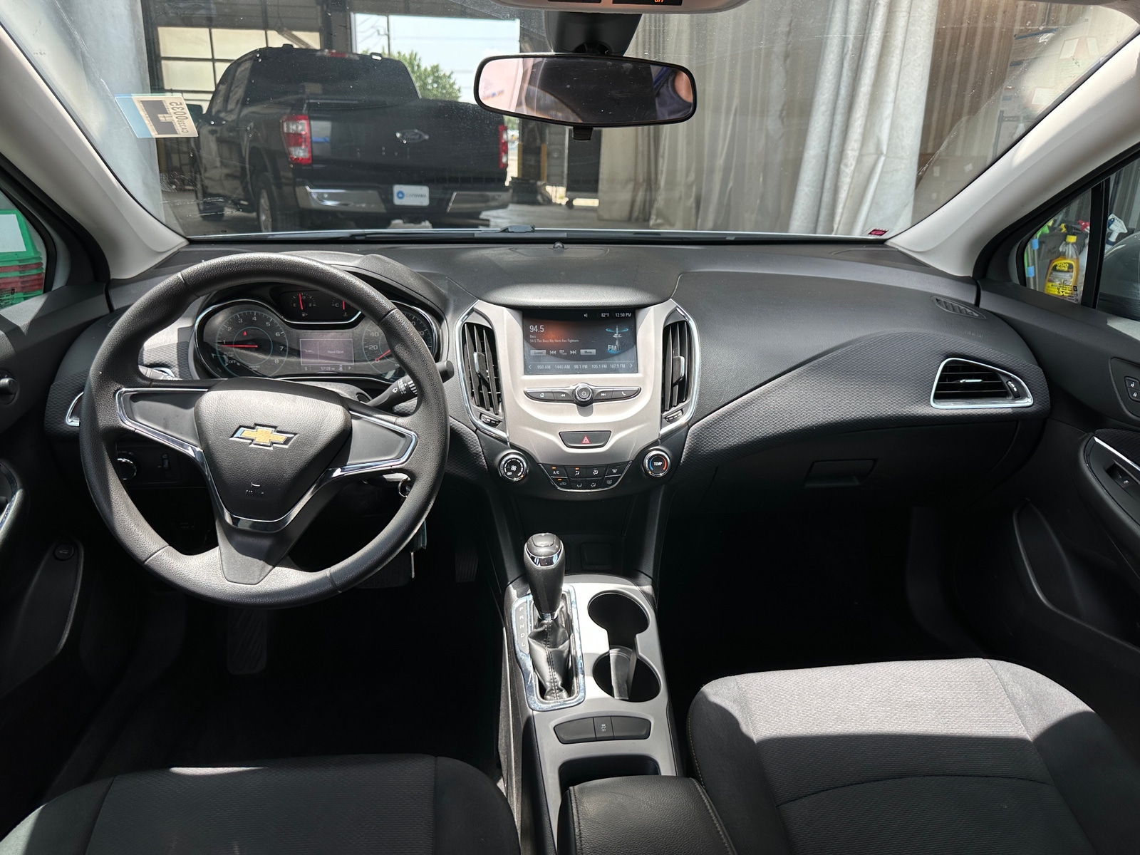Thumbnail: 2018 Chevrolet Cruze - 3