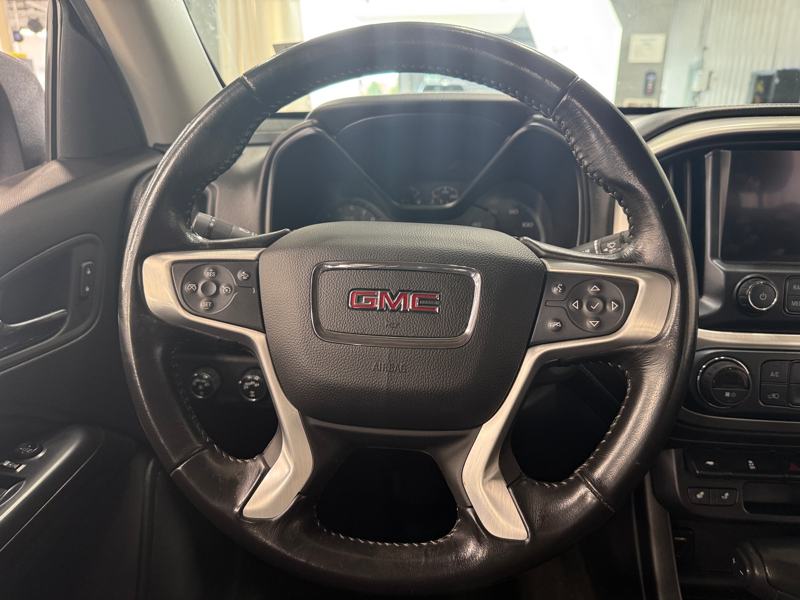 Thumbnail: 2017 GMC Canyon - 4