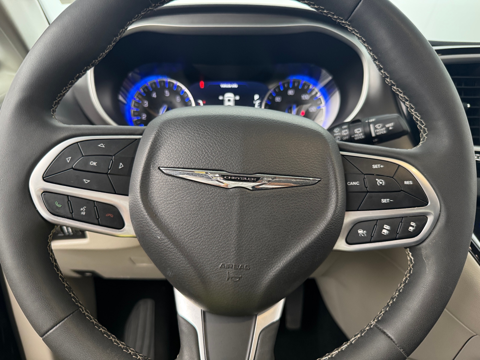 Thumbnail: 2024 Chrysler Pacifica - 4