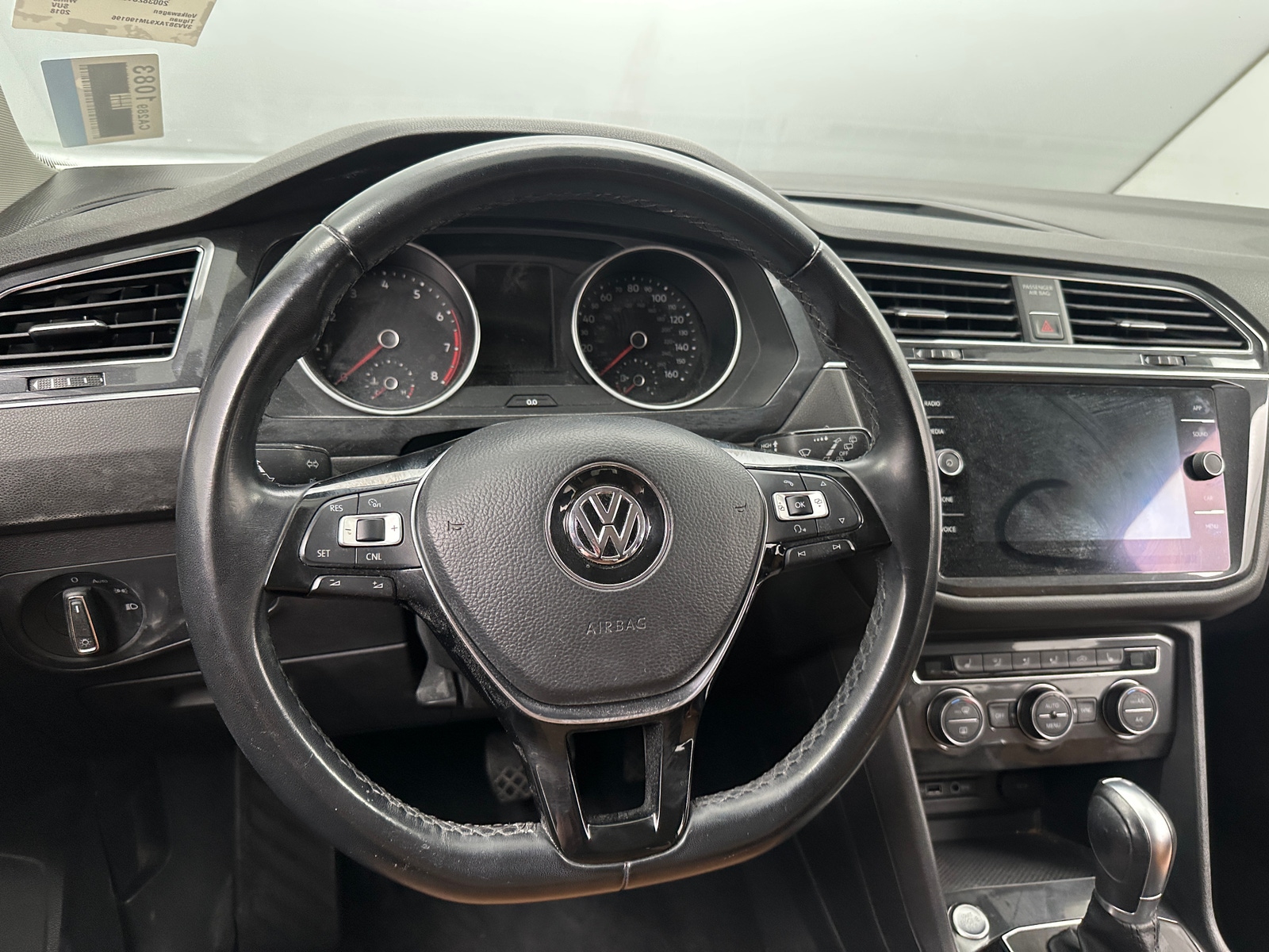 Thumbnail: 2018 Volkswagen Tiguan - 4