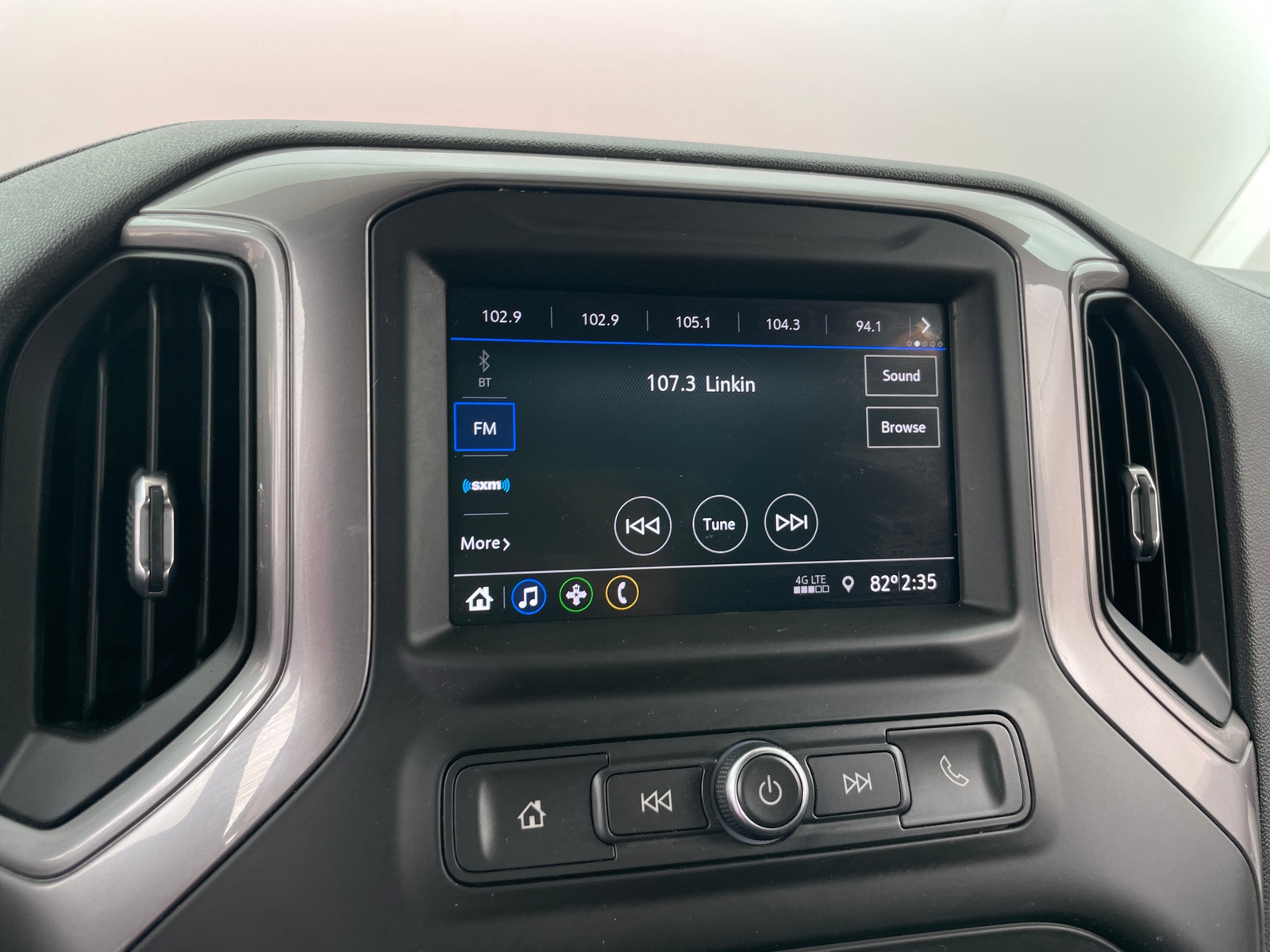 Thumbnail: 2021 Chevrolet Silverado 1500 - 4