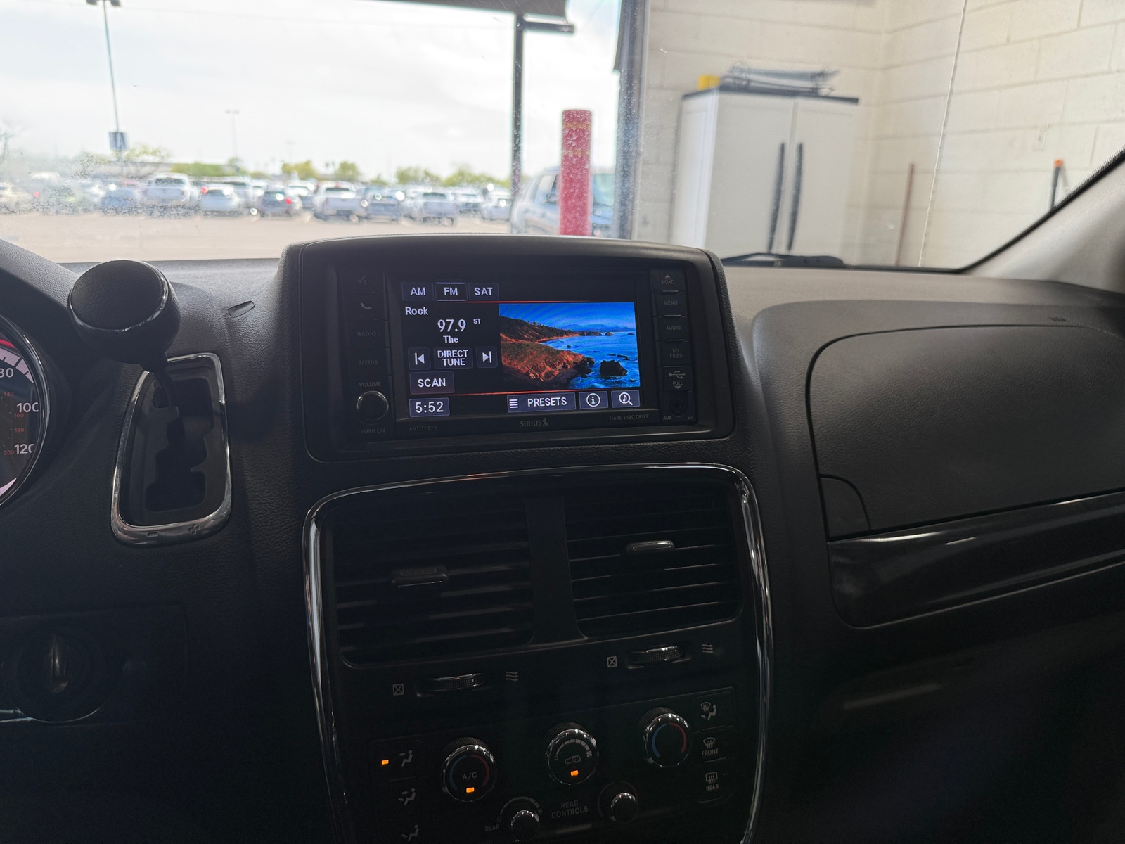 Thumbnail: 2019 Dodge Grand Caravan - 4