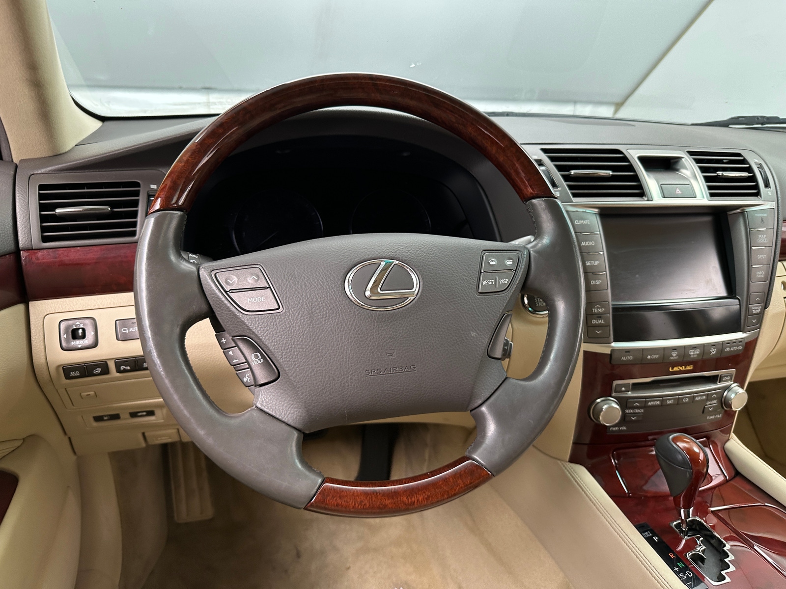 Thumbnail: 2010 Lexus LS - 4