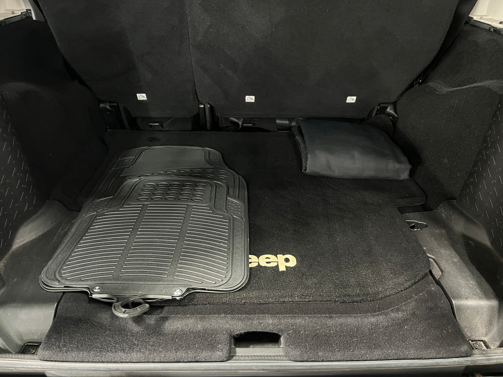 Thumbnail: 2015 Jeep Wrangler - 7