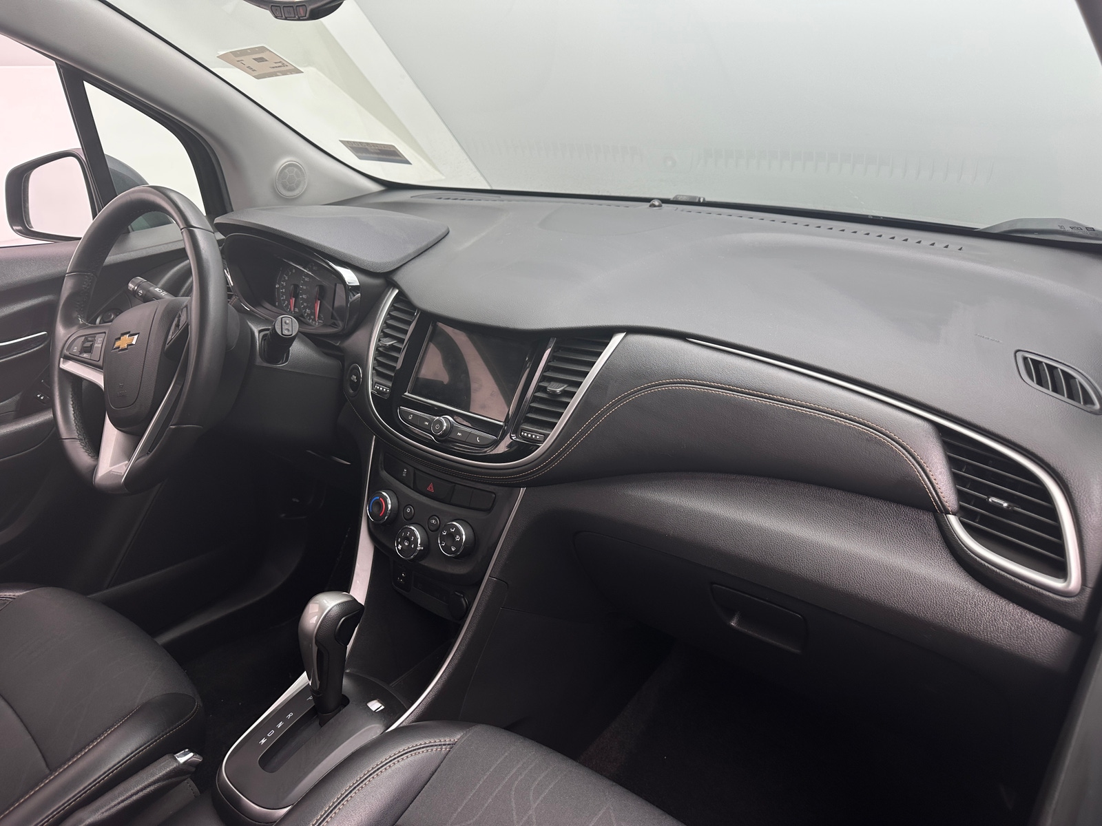 Thumbnail: 2018 Chevrolet Trax - 3