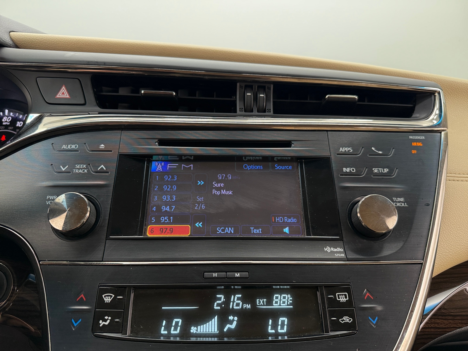 Thumbnail: 2014 Toyota Avalon - 3