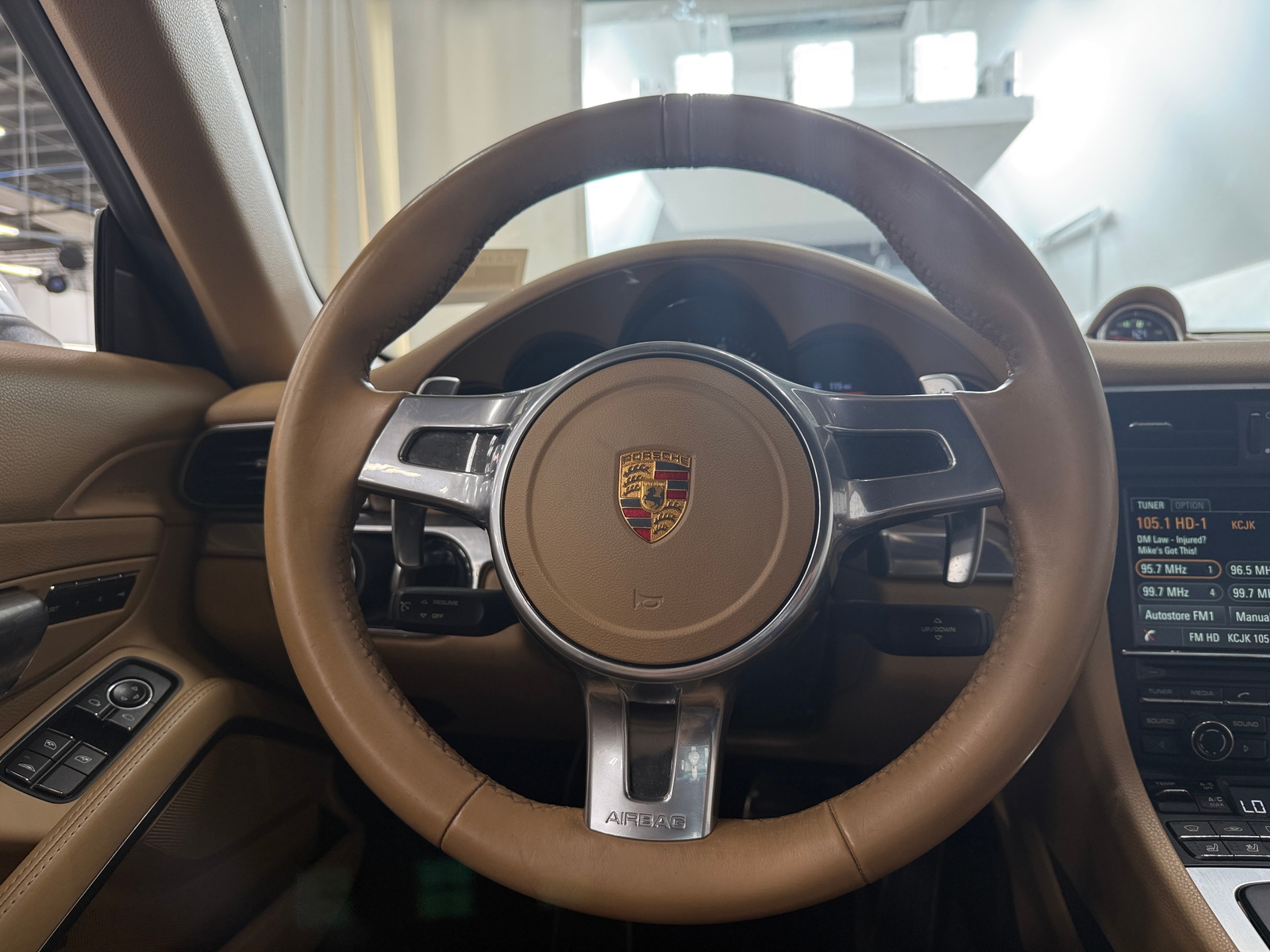 Thumbnail: 2015 Porsche 911 - 4