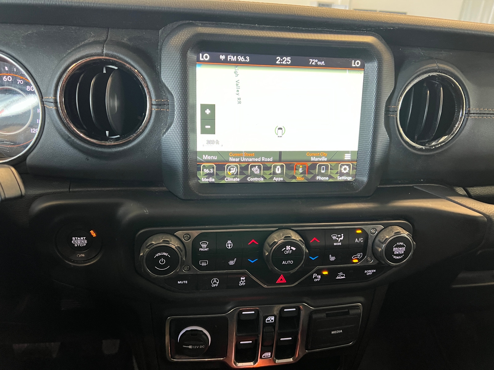 Thumbnail: 2021 Jeep Gladiator - 3