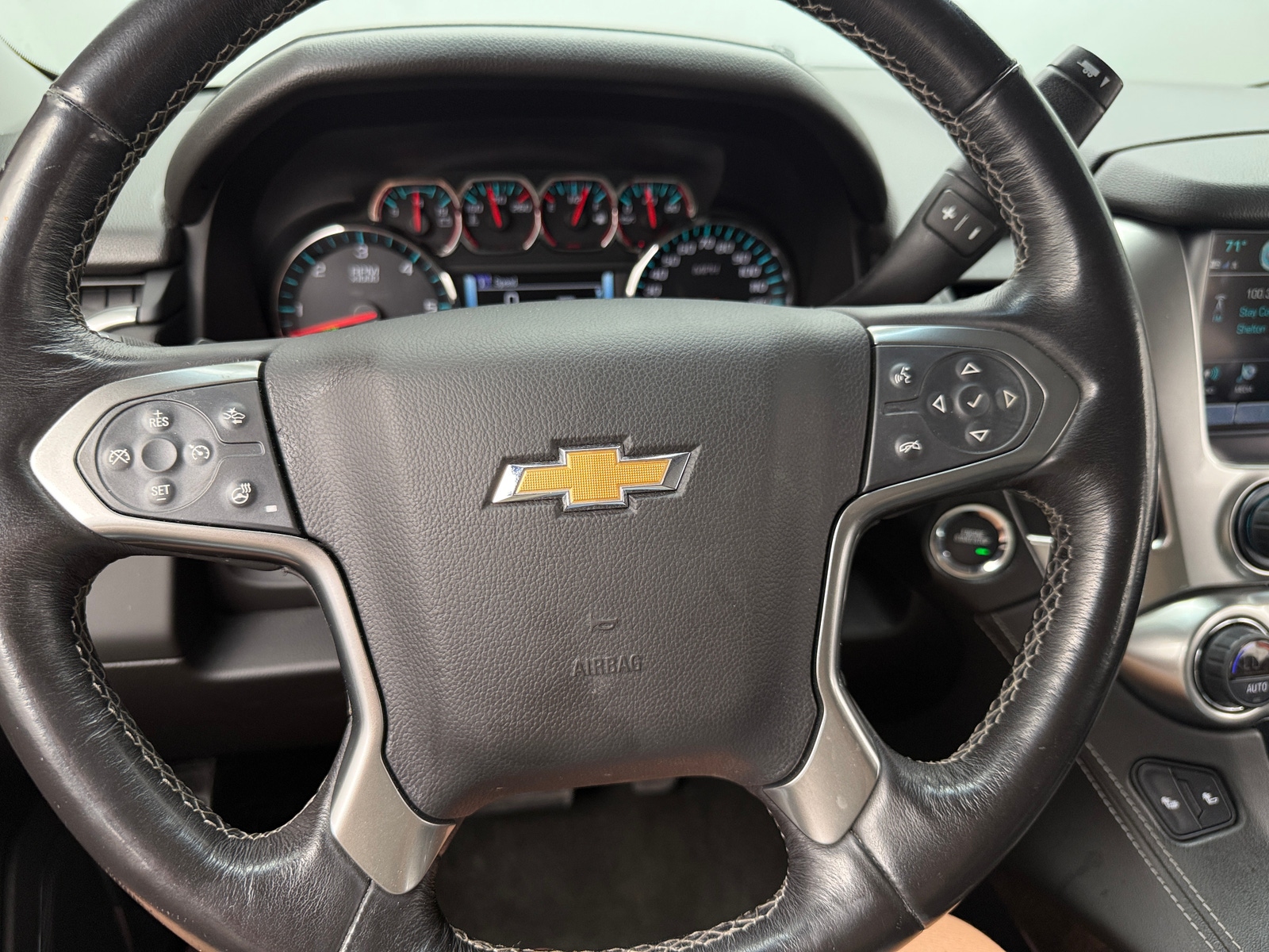 Thumbnail: 2018 Chevrolet Suburban - 4