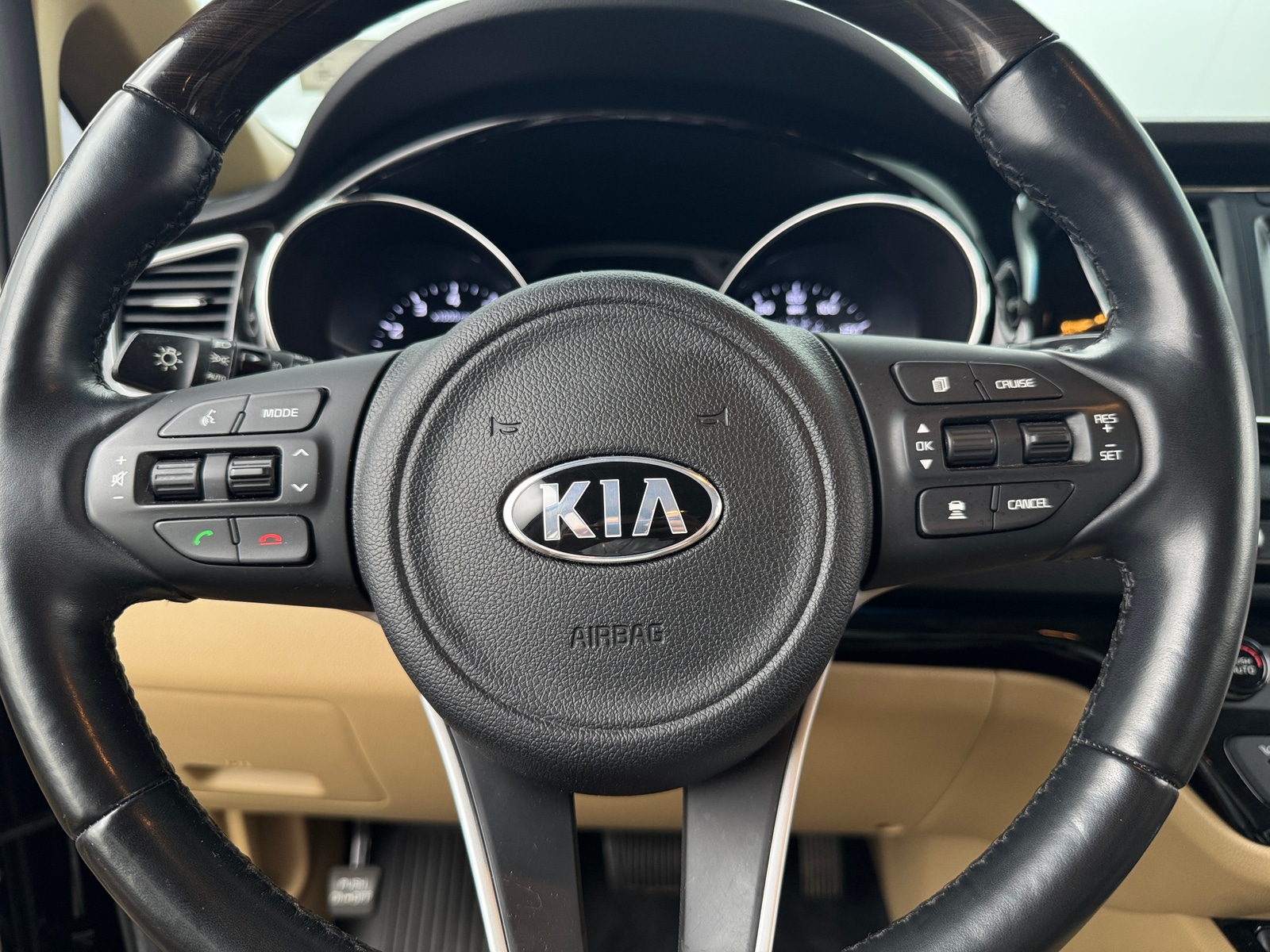 Thumbnail: 2018 Kia Sedona - 4