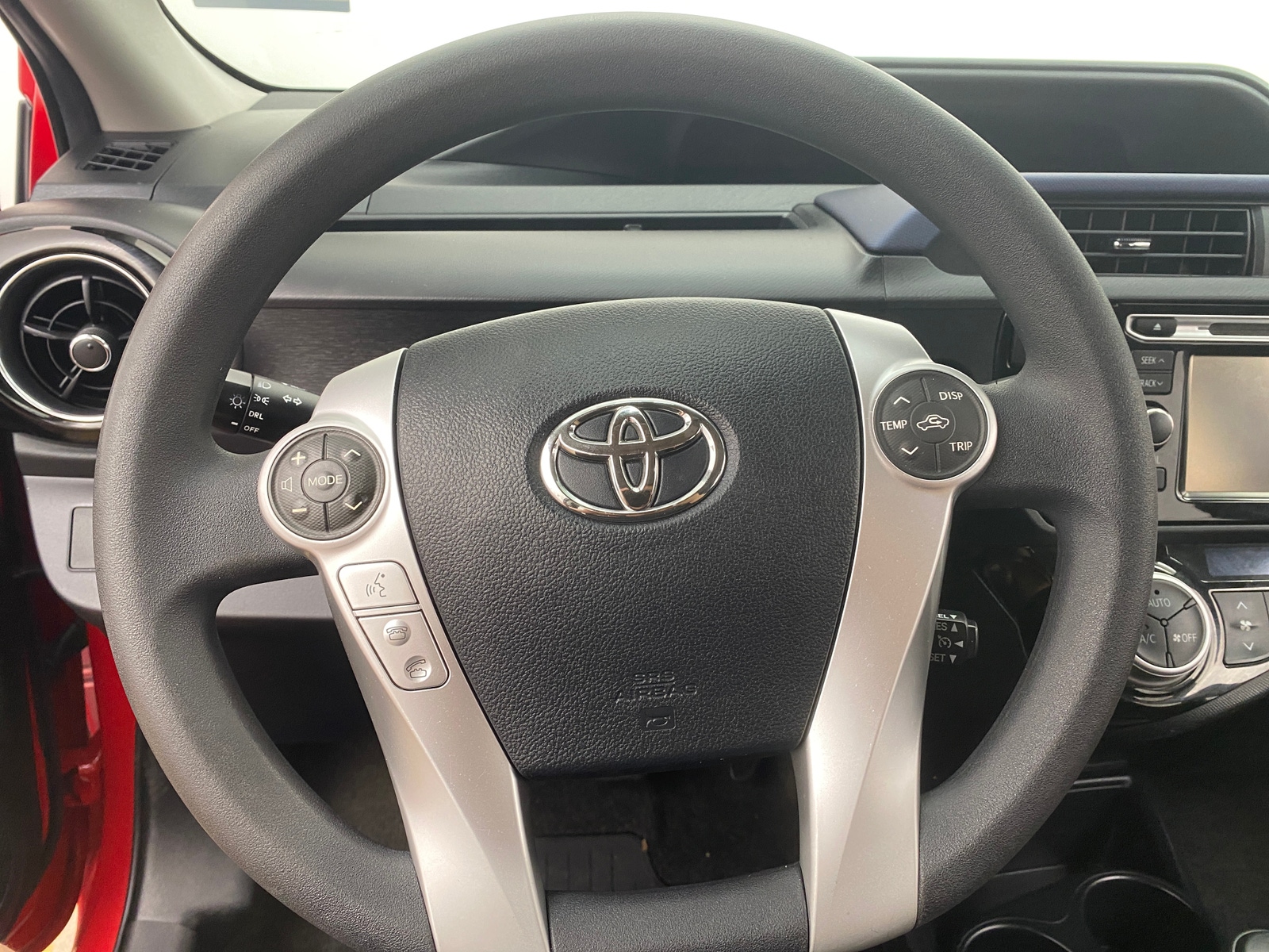 Thumbnail: 2016 Toyota Prius c - 5