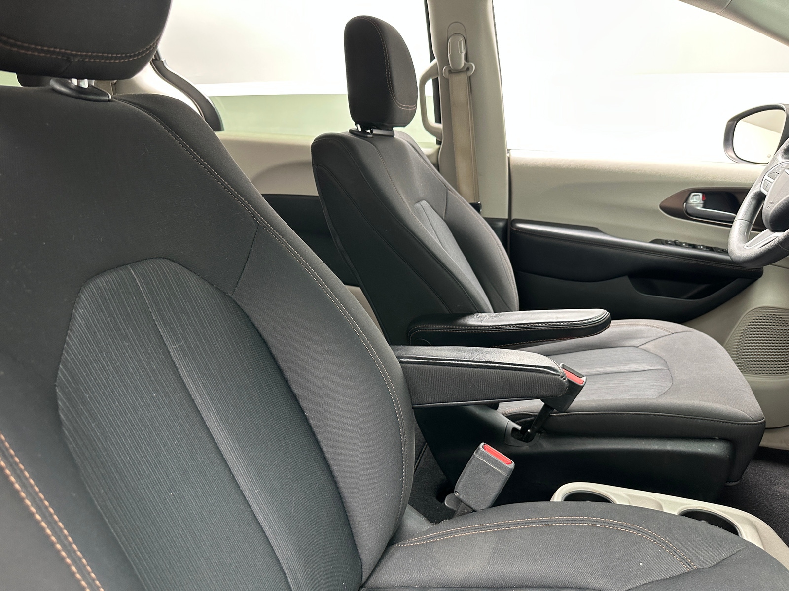 Thumbnail: 2017 Chrysler Pacifica - 2