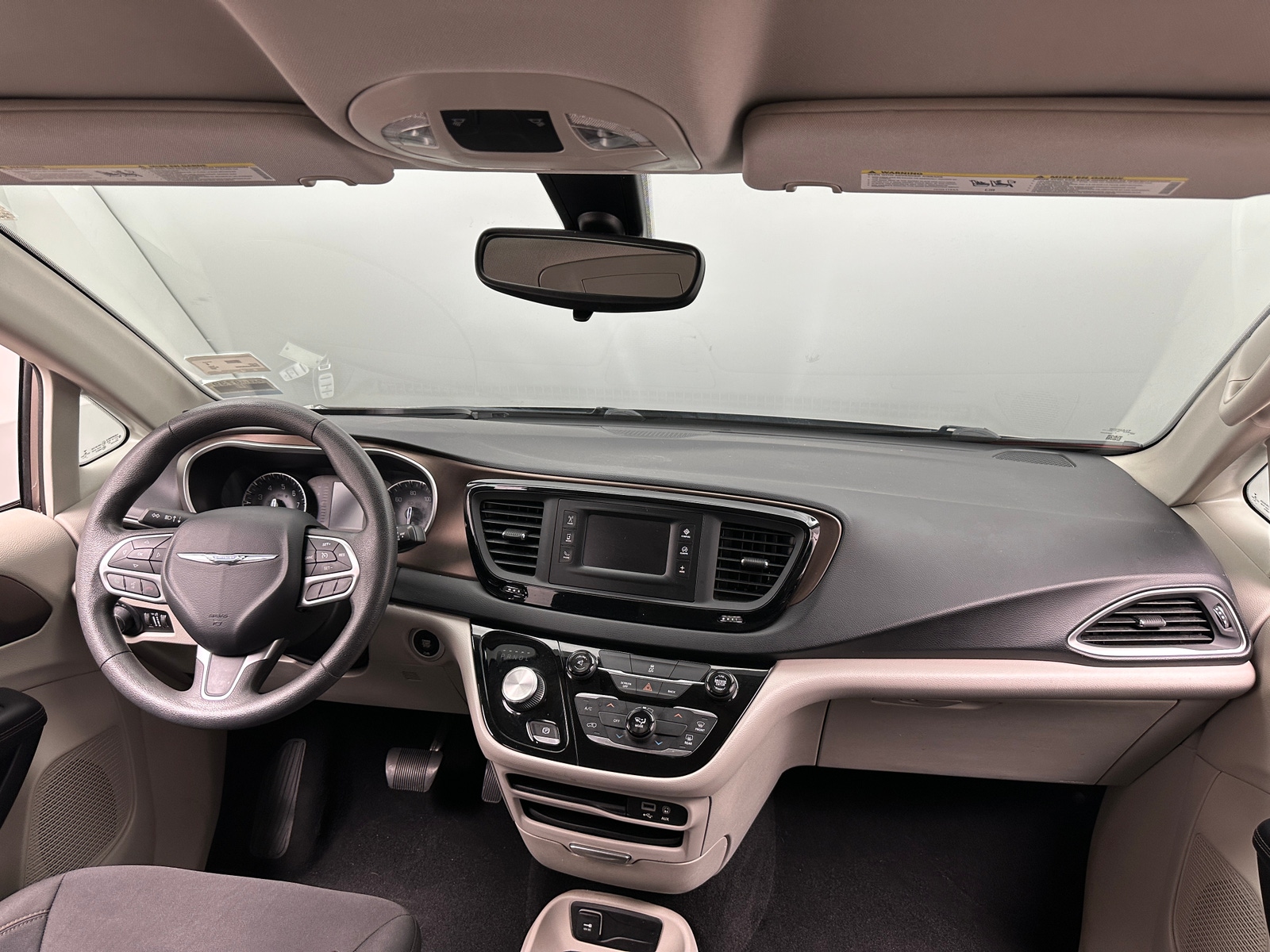Thumbnail: 2017 Chrysler Pacifica - 3