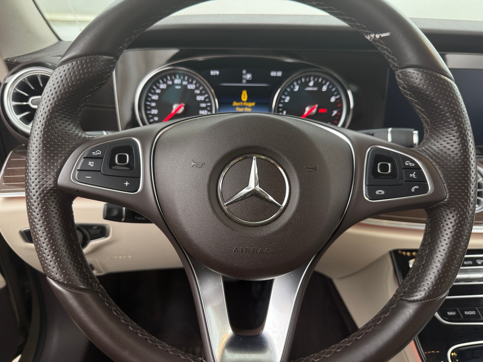 Thumbnail: 2018 Mercedes-Benz E-Class - 3