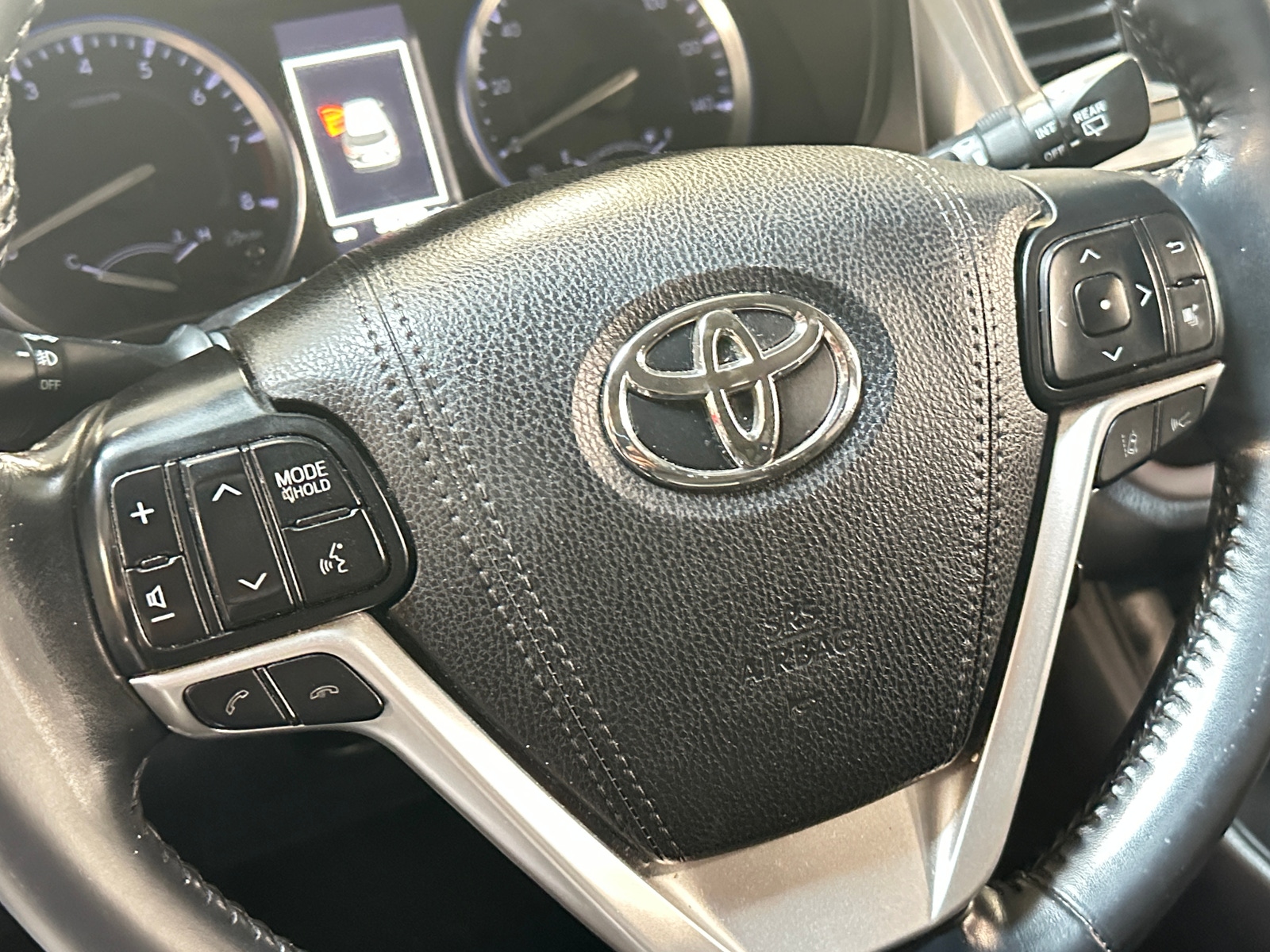 Thumbnail: 2018 Toyota Highlander - 4