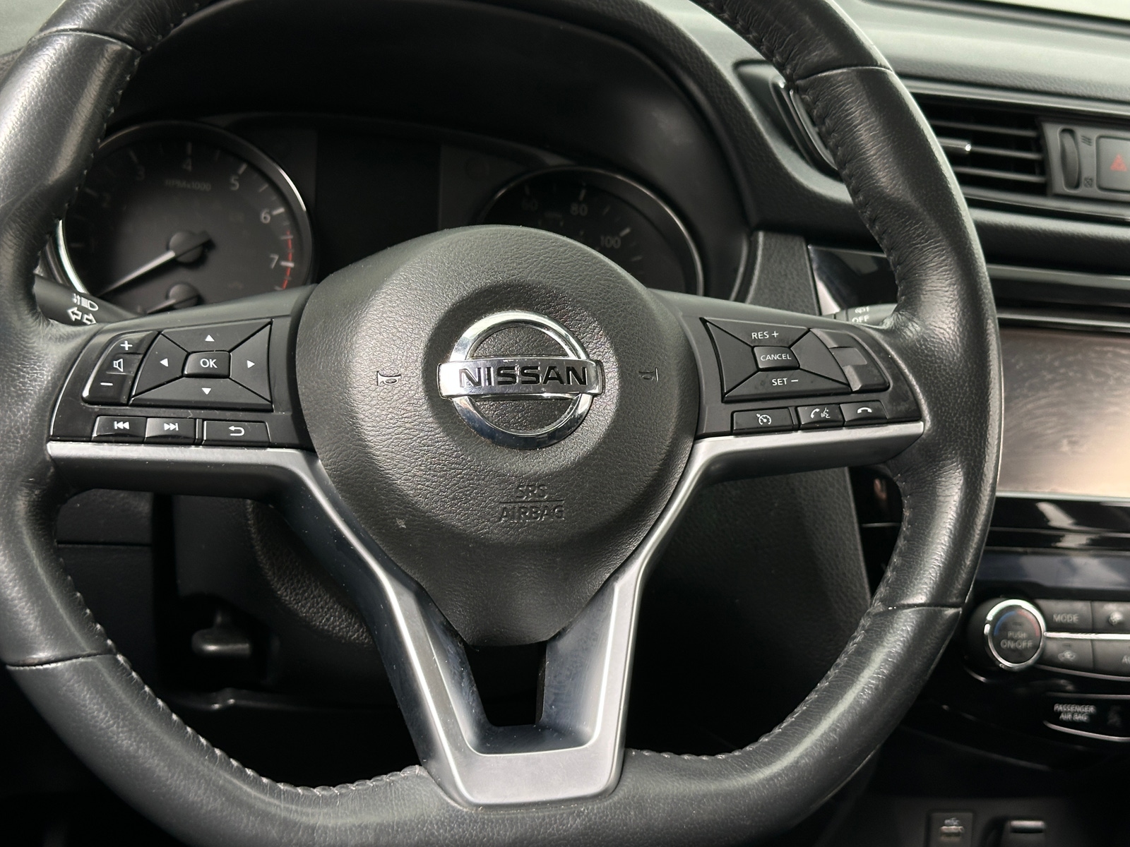 Thumbnail: 2017 Nissan Rogue - 5