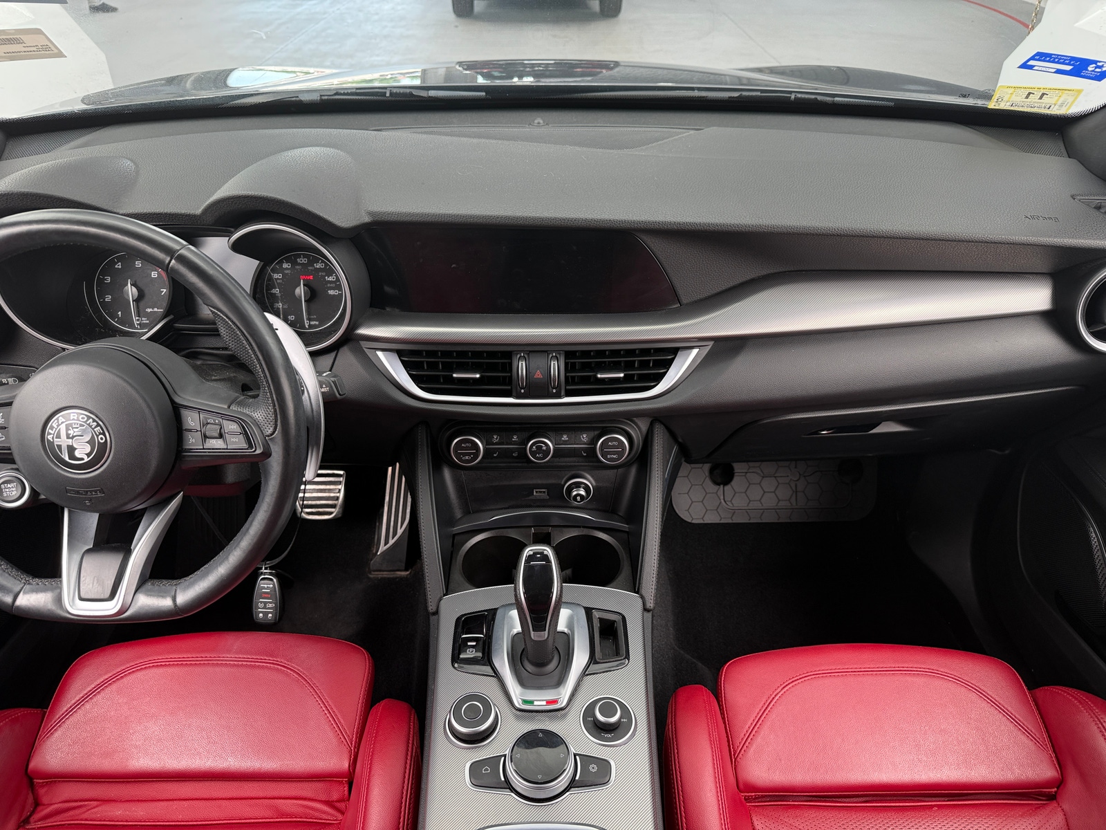 Thumbnail: 2022 Alfa Romeo Stelvio - 2