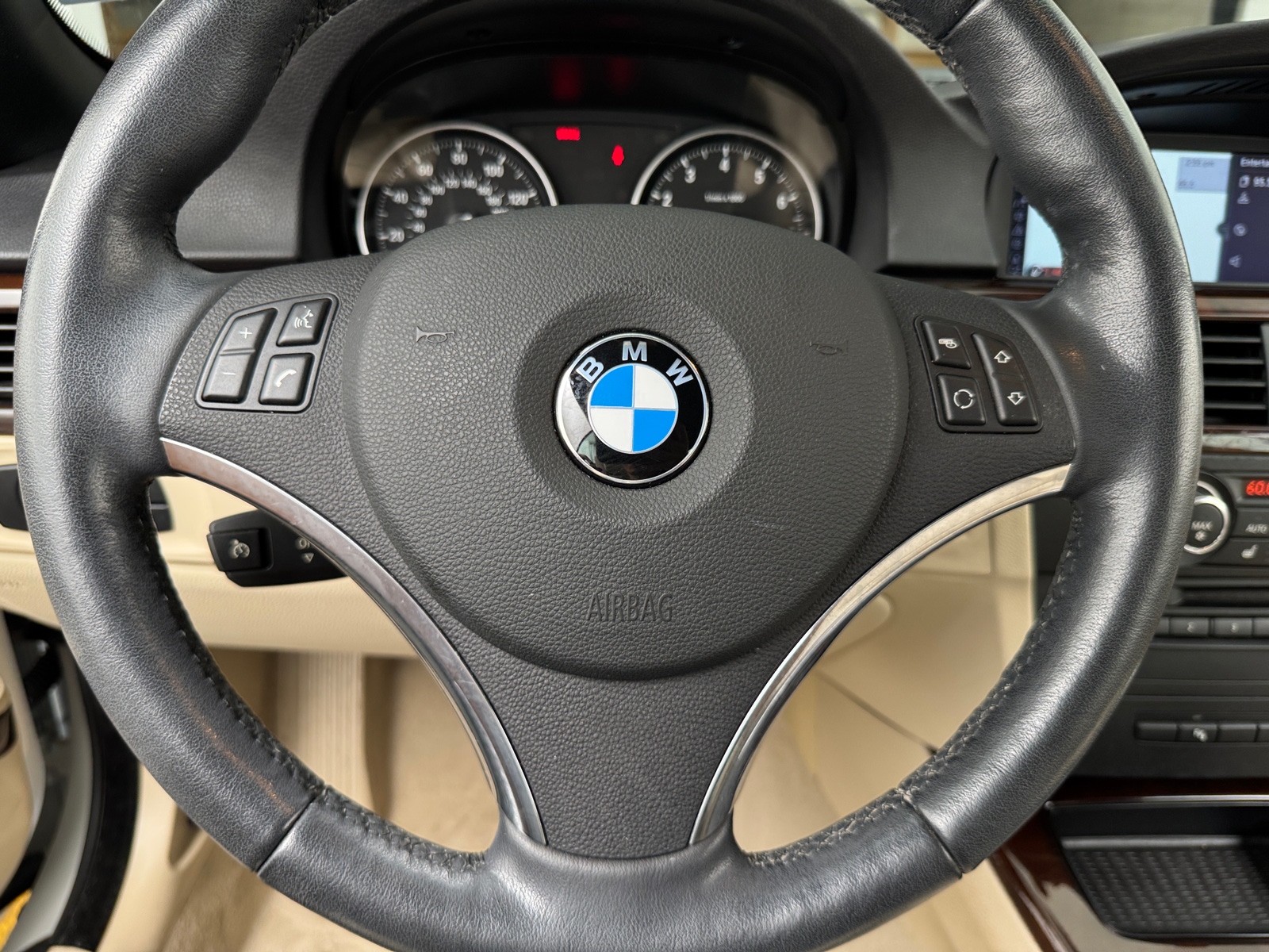 Thumbnail: 2011 BMW 3 Series - 4