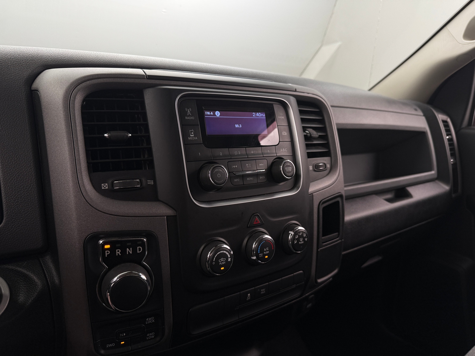 Thumbnail: 2020 RAM 1500 Classic - 4