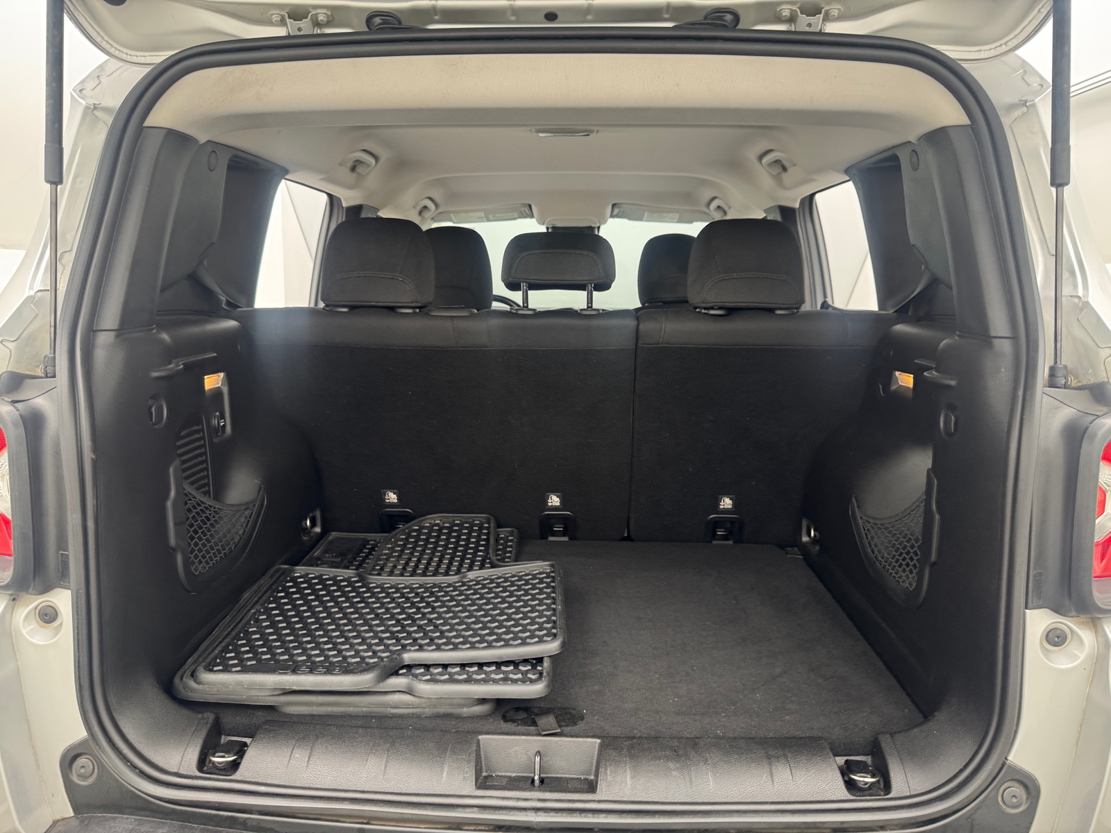 Thumbnail: 2017 Jeep Renegade - 7