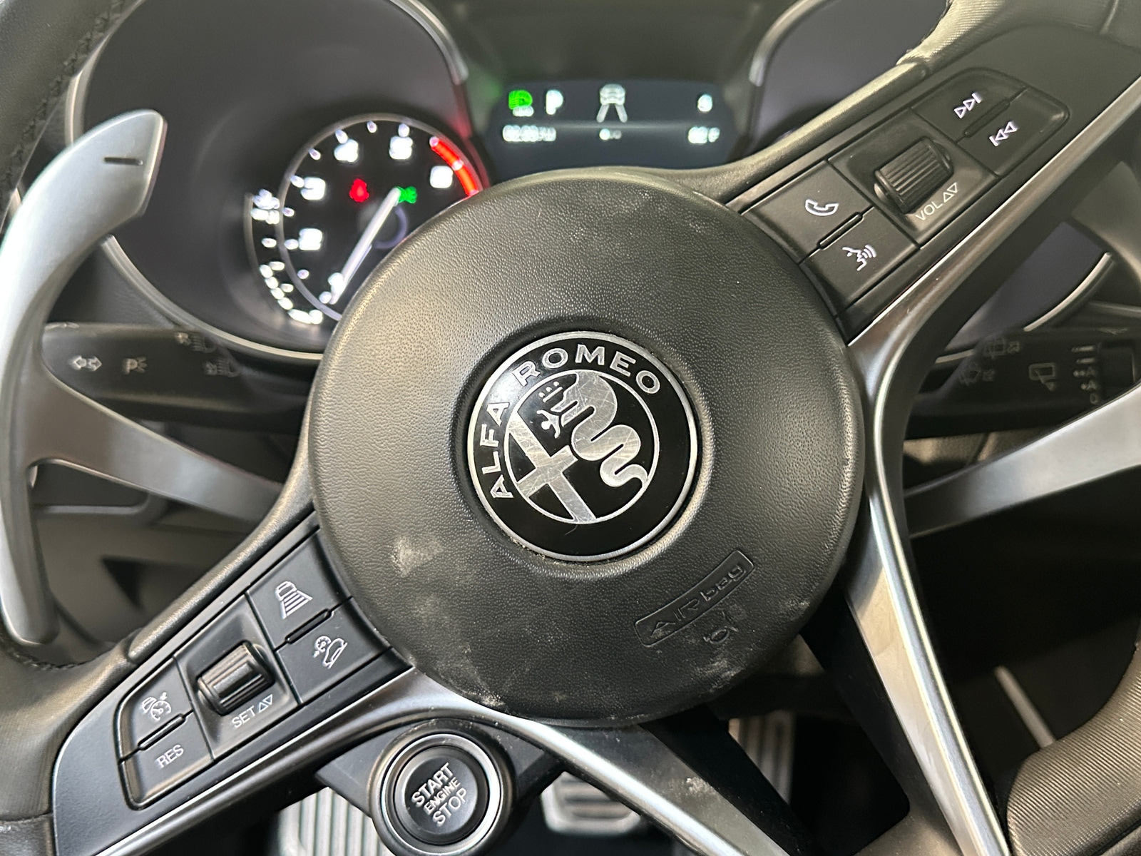 Thumbnail: 2018 Alfa Romeo Stelvio - 4