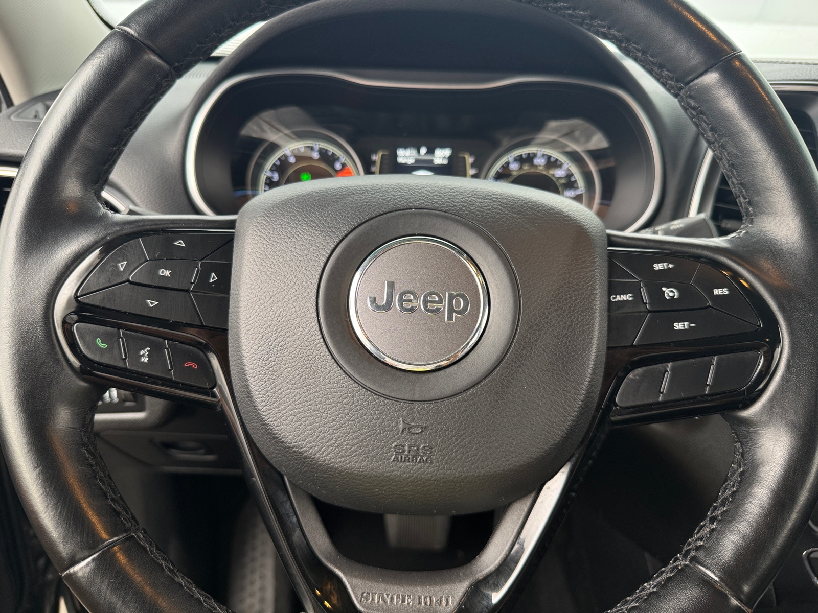 Thumbnail: 2021 Jeep Cherokee - 5