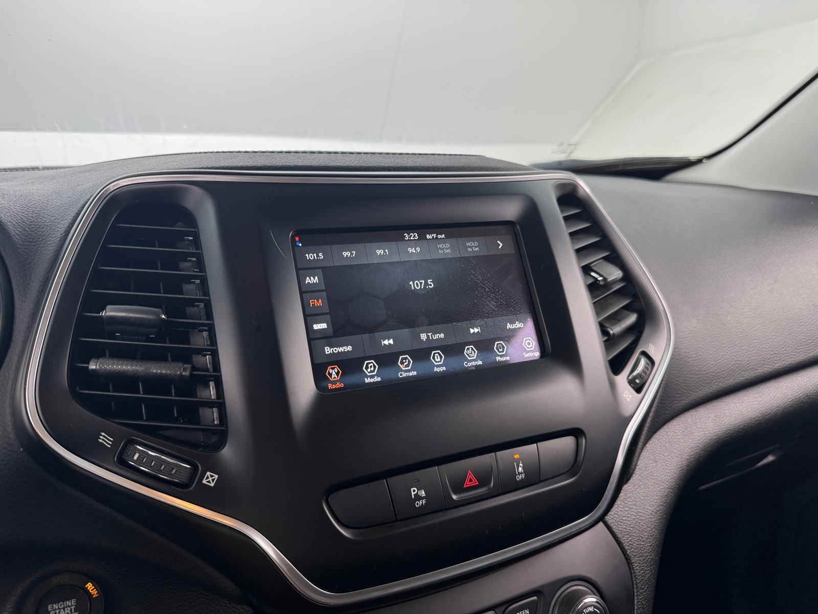 Thumbnail: 2021 Jeep Cherokee - 4