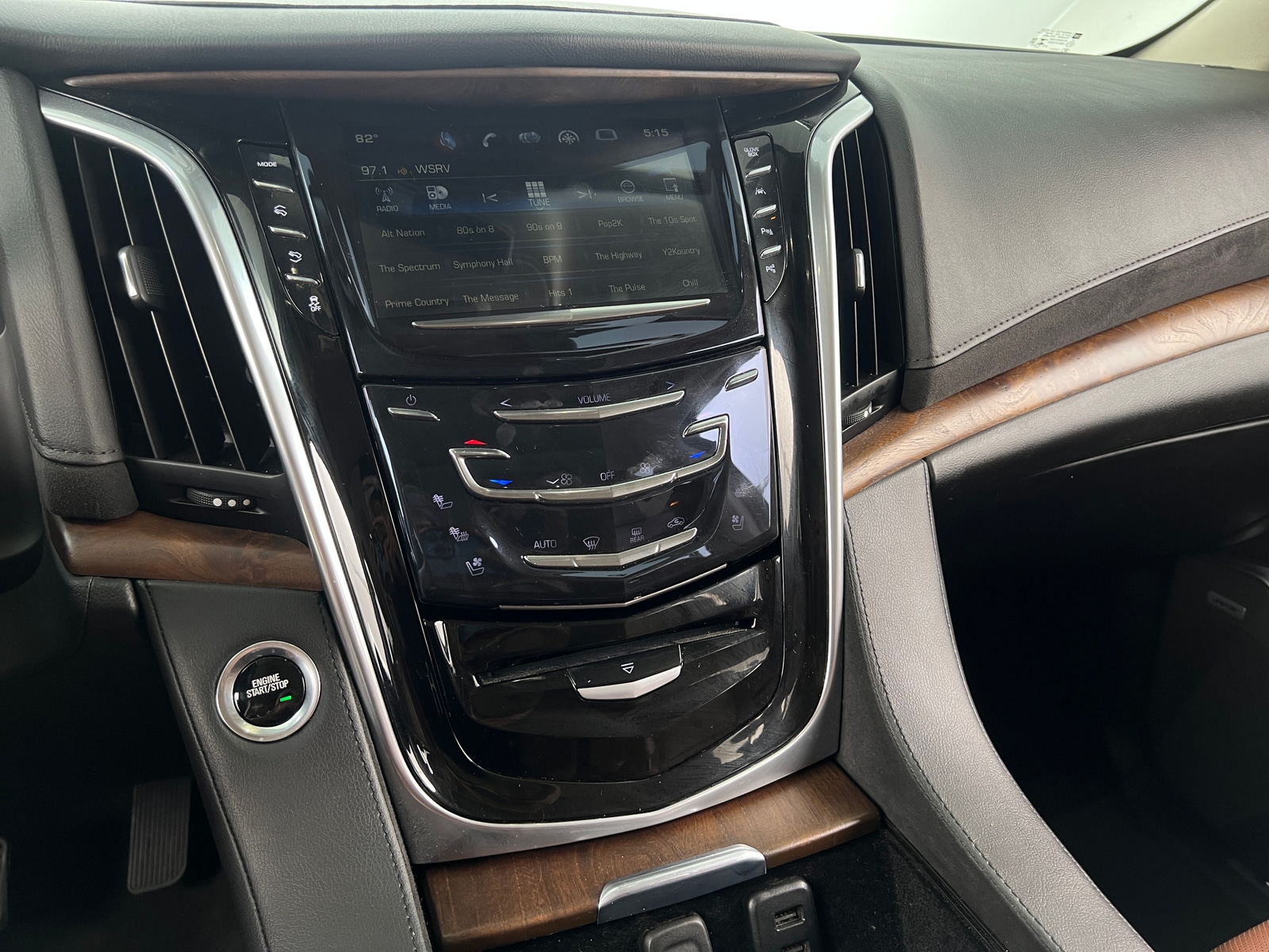 Thumbnail: 2020 Cadillac Escalade - 3